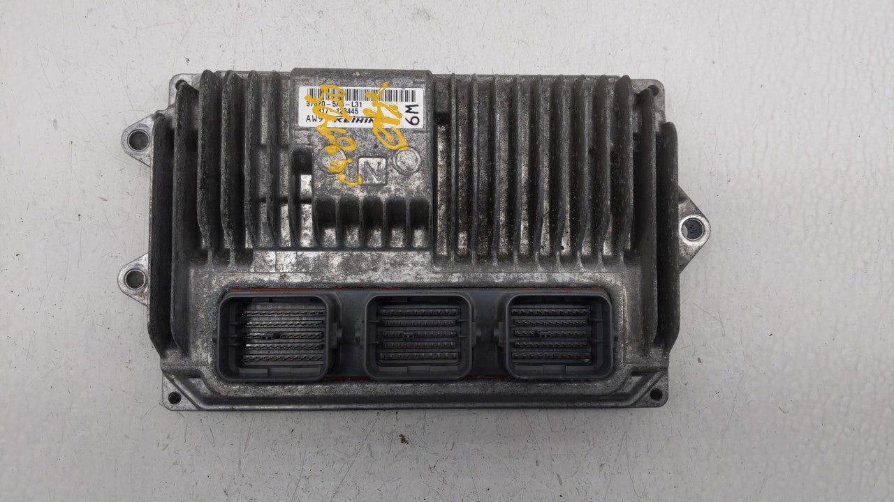 2014 Honda Accord PCM Engine Control Computer ECU ECM PCU OEM P/N:37820-5A3-L31 37820-5A3-L32 Fits OEM Used Auto Parts - Oem