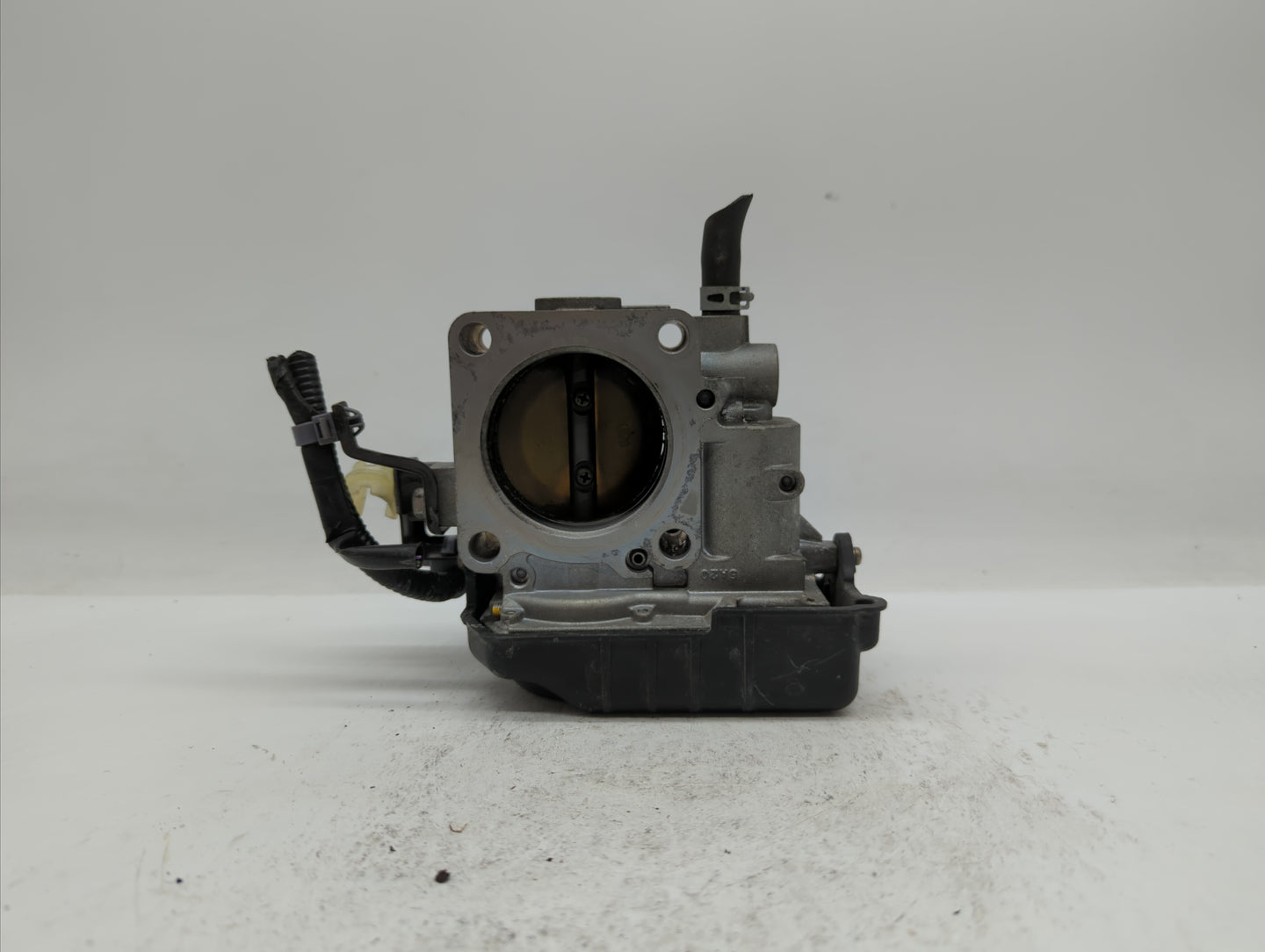 2013-2017 Honda Accord Throttle Body P/N:GMF4A Fits Fits 2013 2014 2015 2016 2017 2018 OEM Used Auto Parts - Oemusedautopart