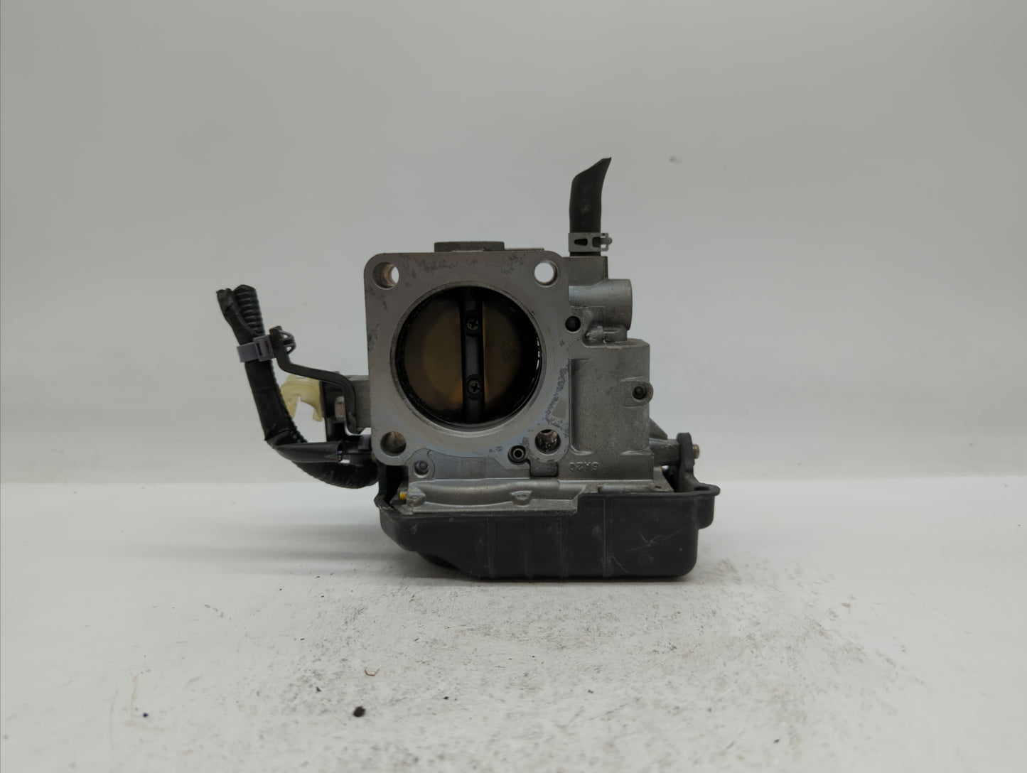 2013-2017 Honda Accord Throttle Body P/N:GMF4A Fits Fits 2013 2014 2015 2016 2017 2018 OEM Used Auto Parts - Oemusedautopart