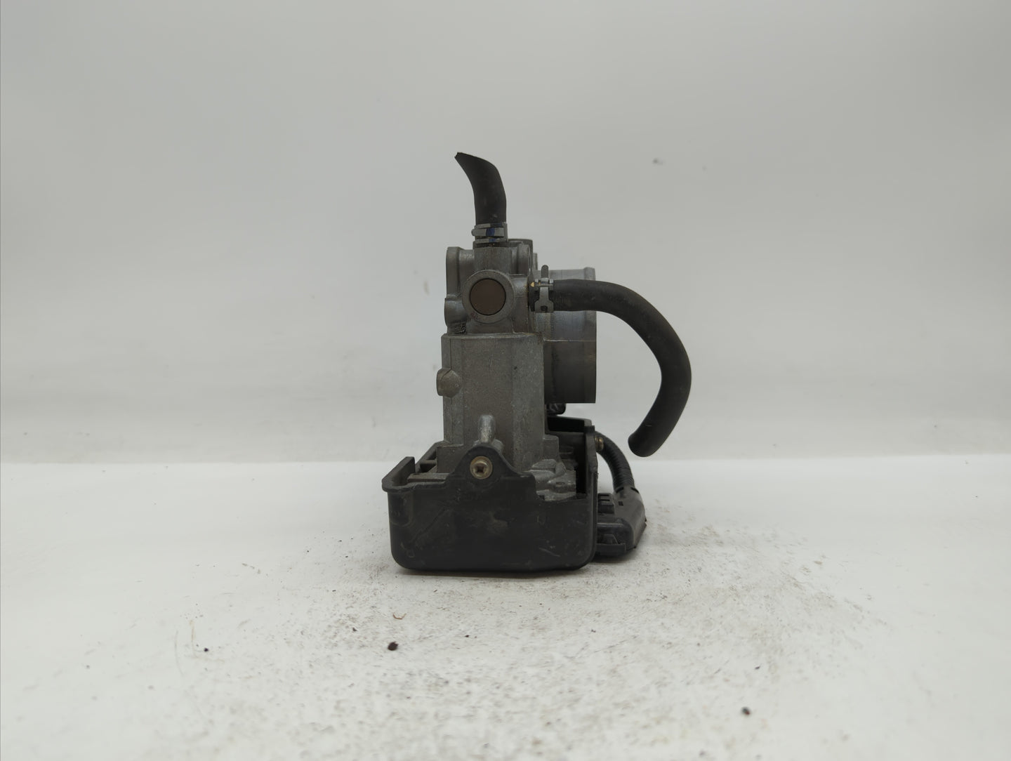 2013-2017 Honda Accord Throttle Body P/N:GMF4A Fits Fits 2013 2014 2015 2016 2017 2018 OEM Used Auto Parts - Oemusedautopart
