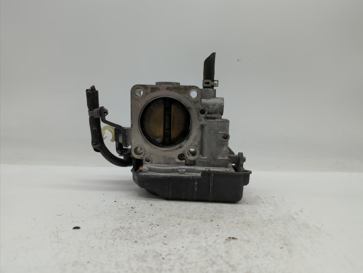 2013-2017 Honda Accord Throttle Body P/N:GMF4A Fits Fits 2013 2014 2015 2016 2017 2018 OEM Used Auto Parts - Oemusedautopart