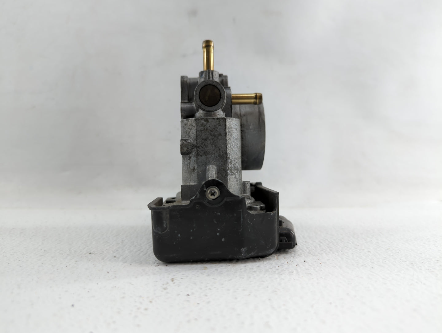 2013-2017 Honda Accord Throttle Body P/N:GMF4A Fits Fits 2013 2014 2015 2016 2017 2018 OEM Used Auto Parts - Oemusedautopart