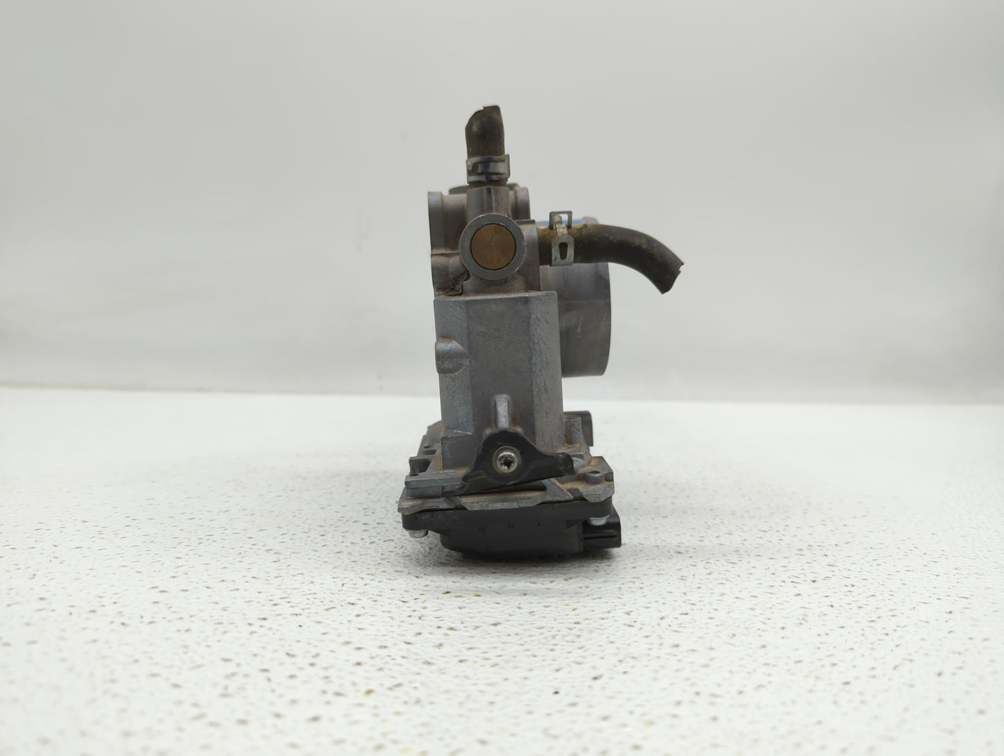 2013-2017 Honda Accord Throttle Body P/N:GMF4A Fits Fits 2013 2014 2015 2016 2017 2018 OEM Used Auto Parts - Oemusedautopart