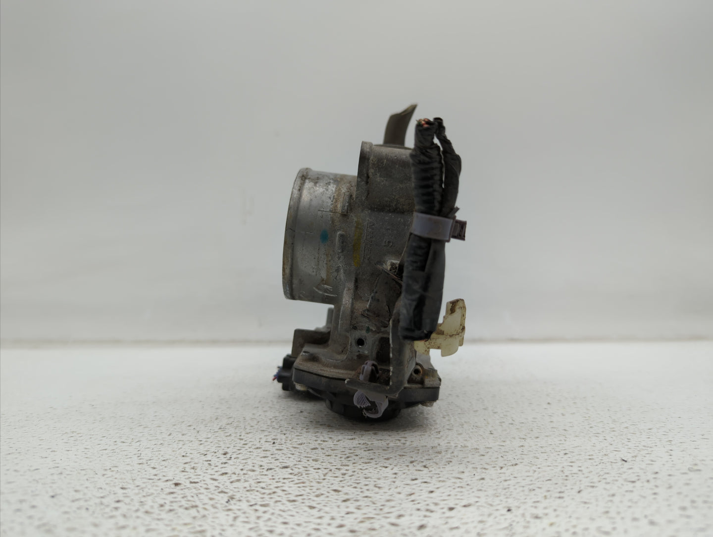 2013-2017 Honda Accord Throttle Body P/N:GMF4A Fits Fits 2013 2014 2015 2016 2017 2018 OEM Used Auto Parts - Oemusedautopart