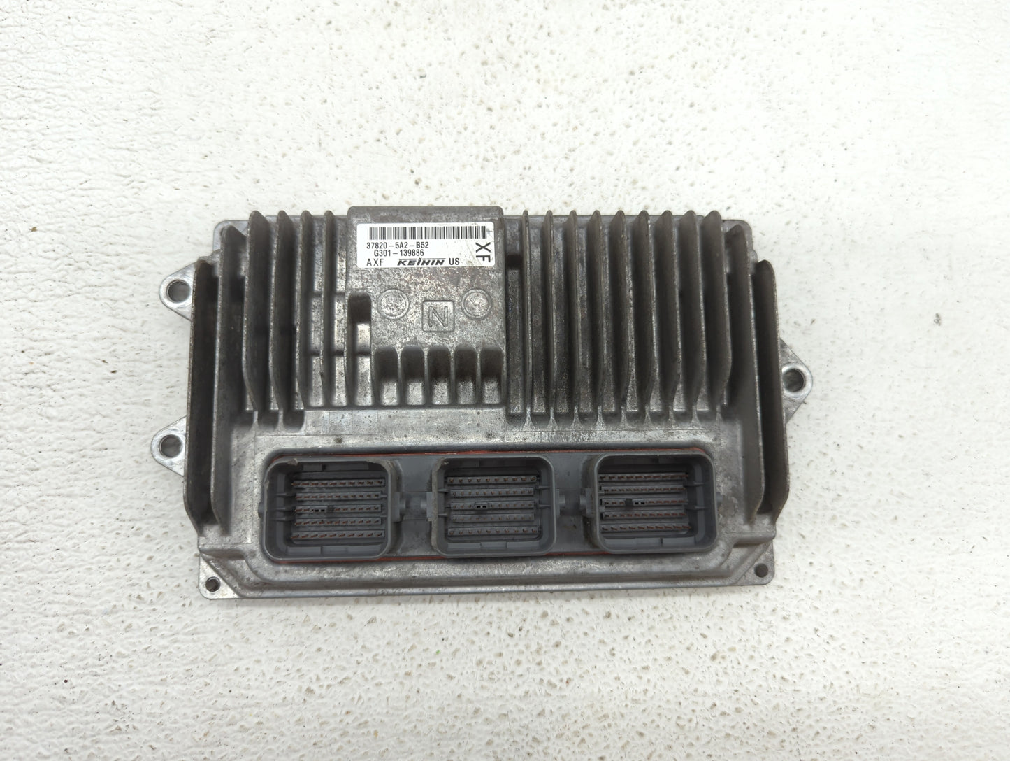 2014 Honda Accord PCM Engine Control Computer ECU ECM PCU OEM P/N:37820-5A2-B52 37820-5A2-B51 Fits OEM Used Auto Parts - Oem