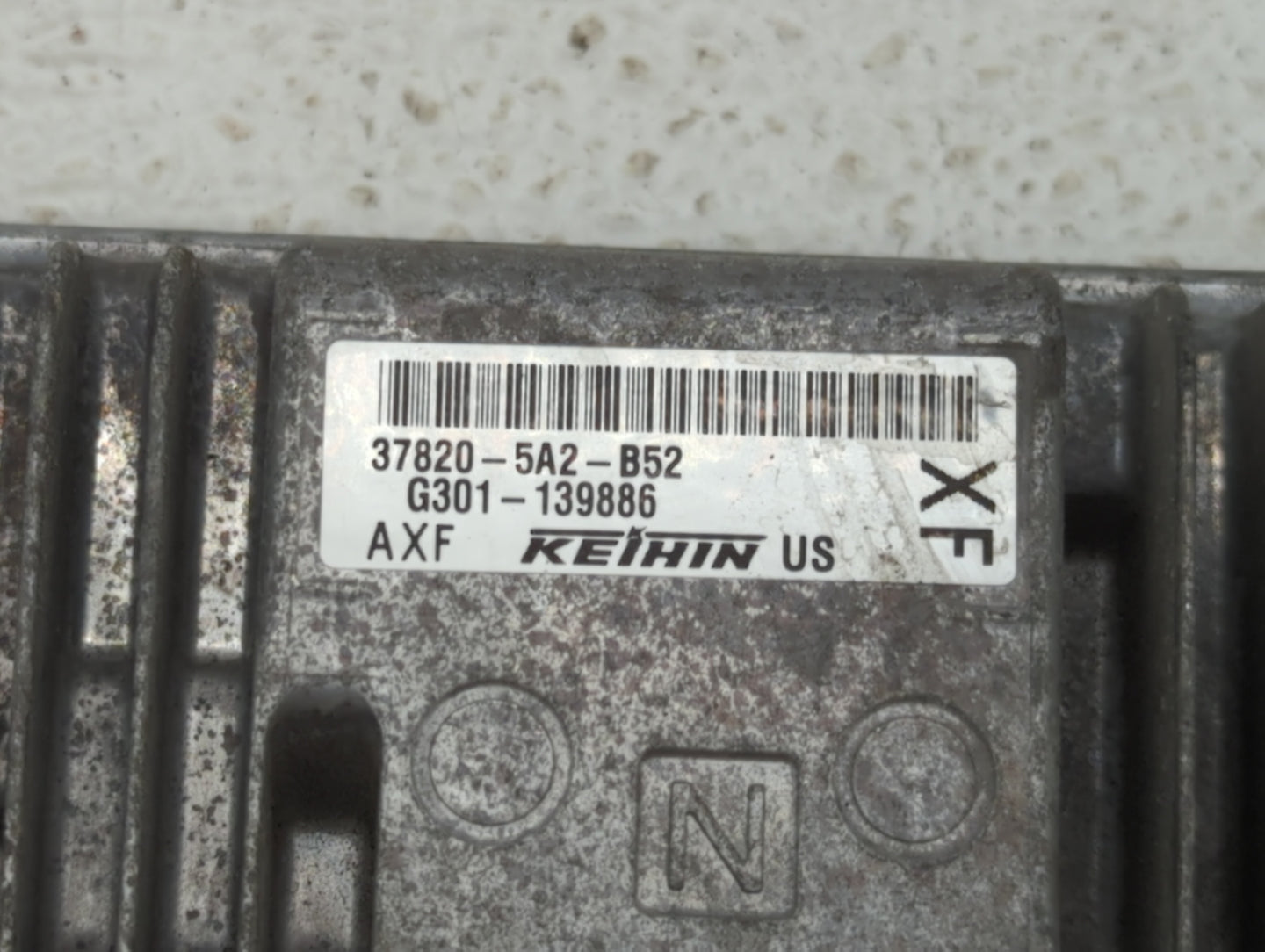 2014 Honda Accord PCM Engine Control Computer ECU ECM PCU OEM P/N:37820-5A2-B52 37820-5A2-B51 Fits OEM Used Auto Parts - Oem