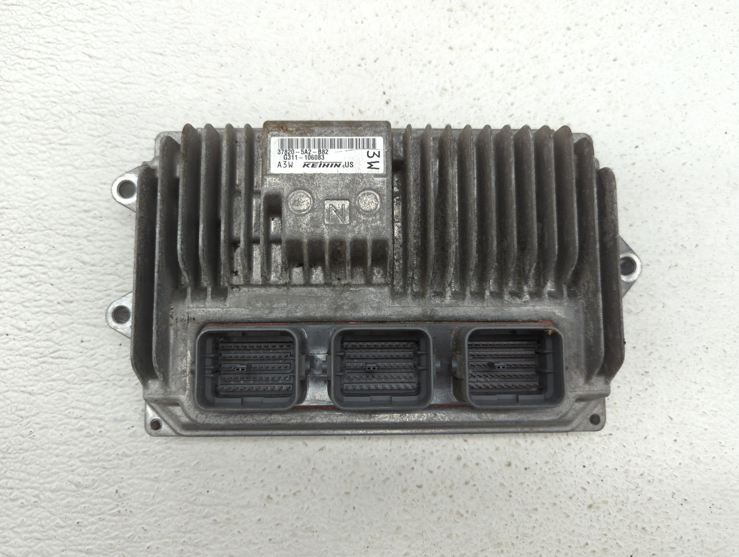 2014 Honda Accord PCM Engine Control Computer ECU ECM PCU OEM P/N:37820-5A2-B61 37820-5A2-B82 Fits OEM Used Auto Parts - Oem
