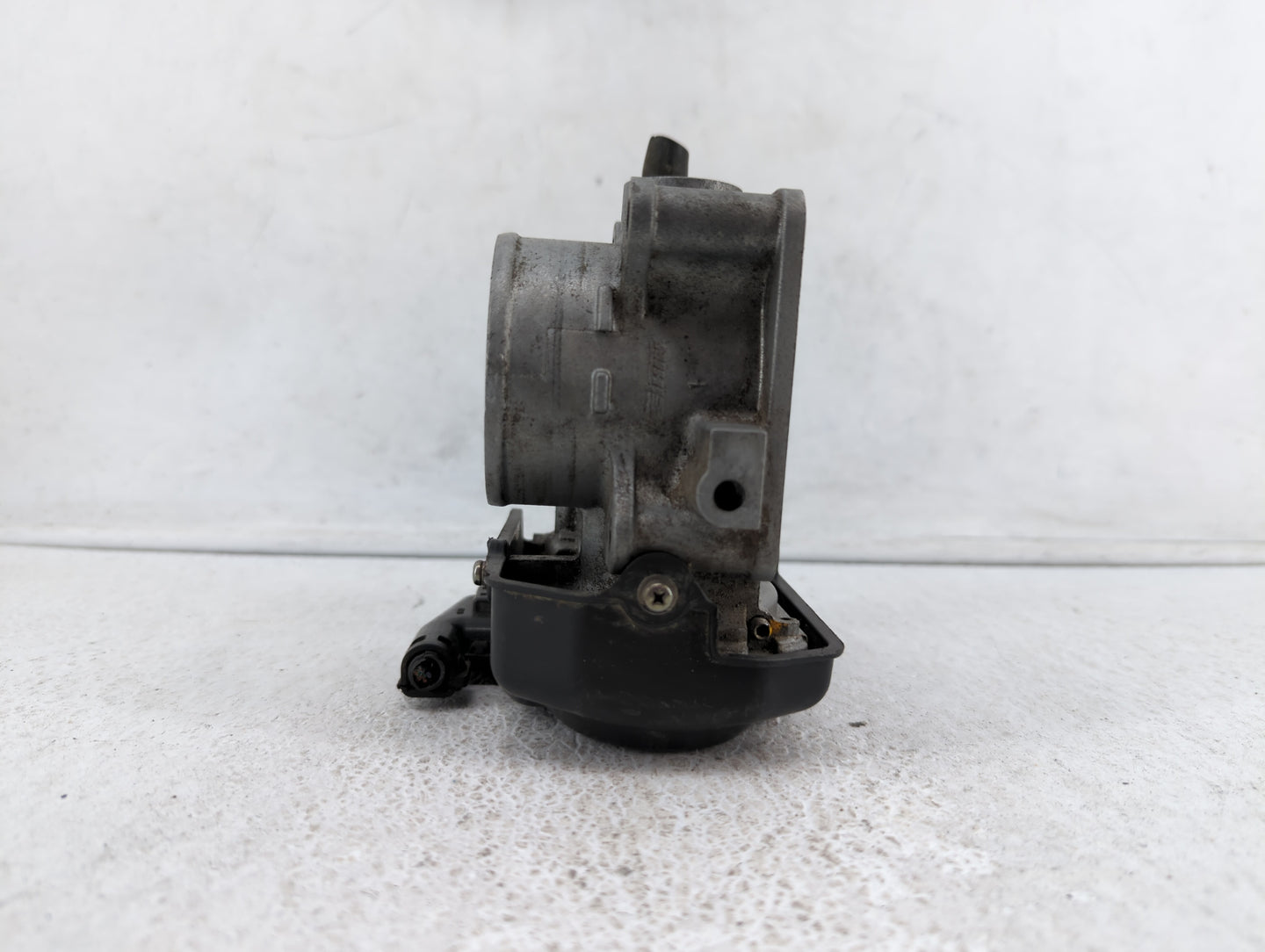 2013-2017 Honda Accord Throttle Body P/N:GMF4A Fits Fits 2013 2014 2015 2016 2017 2018 OEM Used Auto Parts - Oemusedautopart