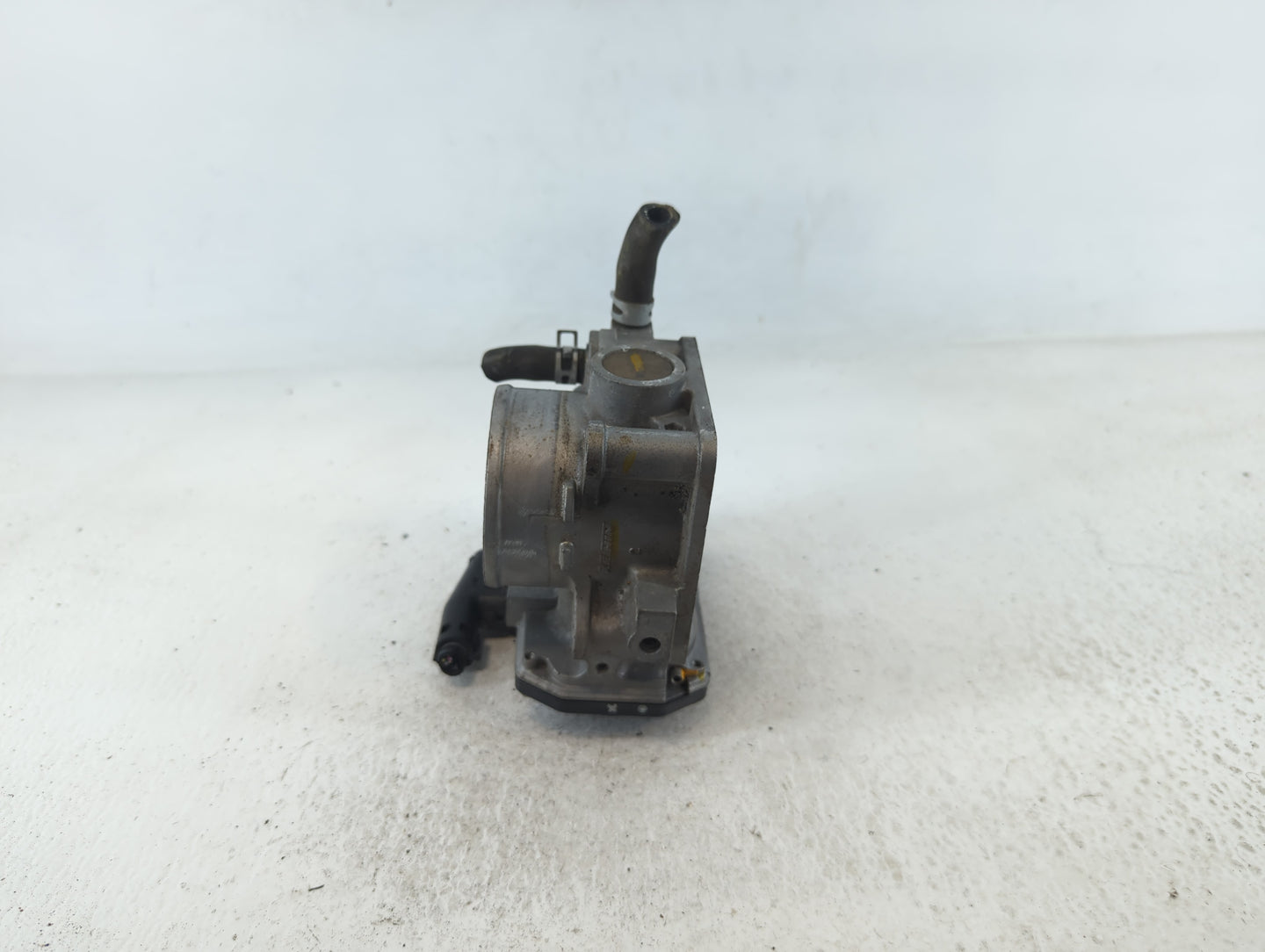2013-2017 Honda Accord Throttle Body P/N:GMF4A M40402 Fits Fits 2013 2014 2015 2016 2017 2018 2019 2020 2021 2022 OEM Used A