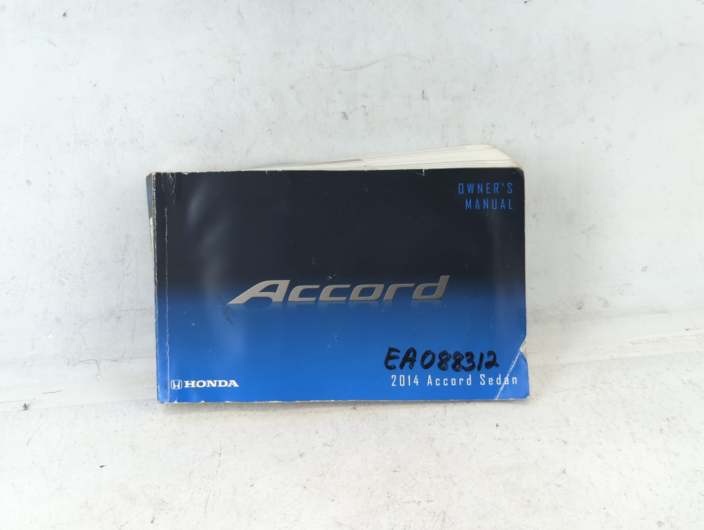 2014 Honda Accord Owners Manual Book Guide P/N:00X31-T2A-6100 31T2A610 OEM Used Auto Parts - Oemusedautoparts1.com