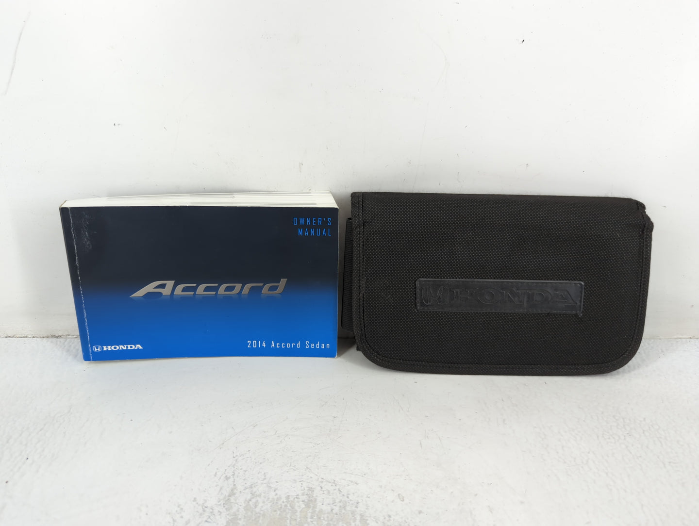 2014 Honda Accord Owners Manual Book Guide P/N:00X31-T2A-6100 OEM Used Auto Parts - Oemusedautoparts1.com