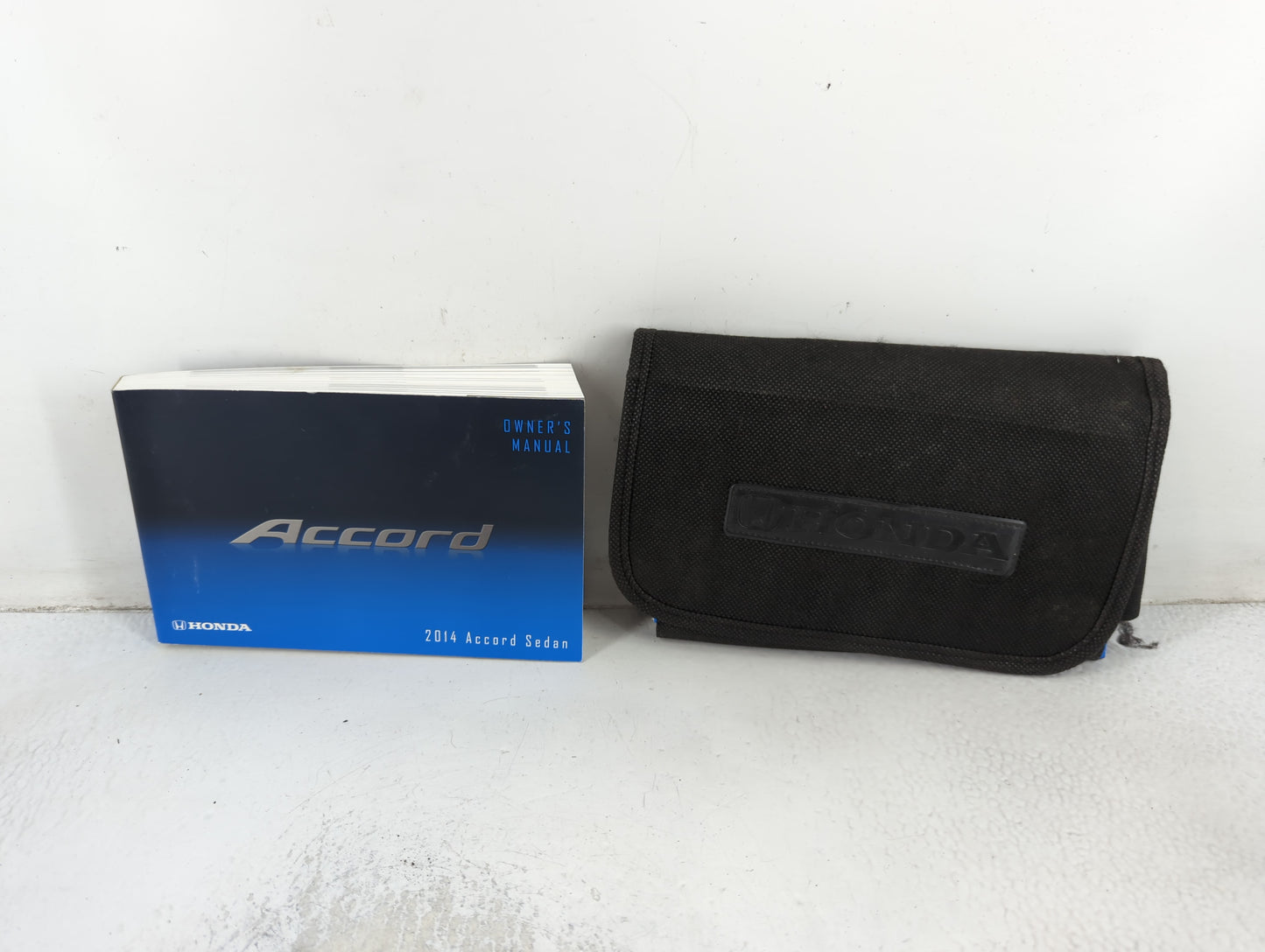 2014 Honda Accord Owners Manual Book Guide P/N:00X31-T2A-6100 31T2A610 OEM Used Auto Parts - Oemusedautoparts1.com