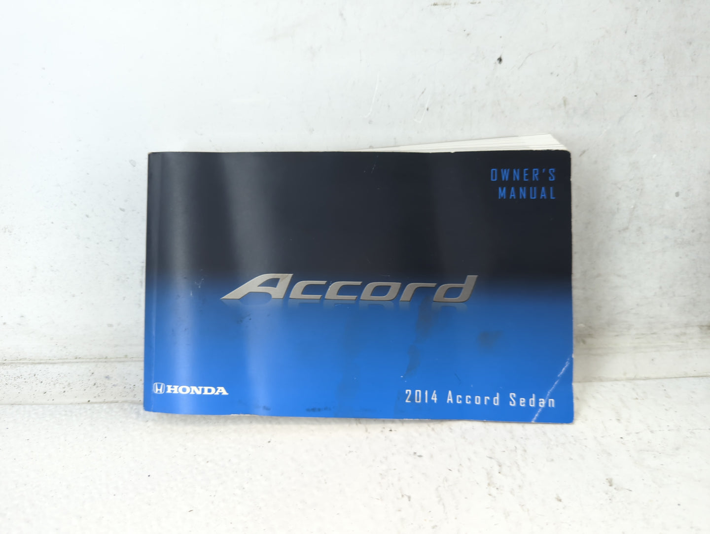 2014 Honda Accord Owners Manual Book Guide P/N:31T2A610 00X31-T2A-6100 OEM Used Auto Parts - Oemusedautoparts1.com