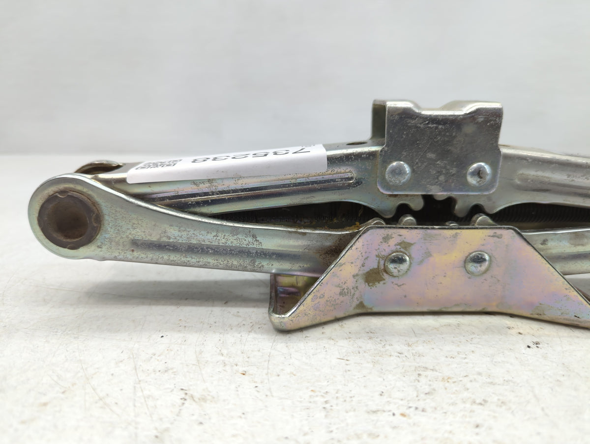 2014 Honda Accord Spare Scissor Car Jack 735238 - Oemusedautoparts1.com
