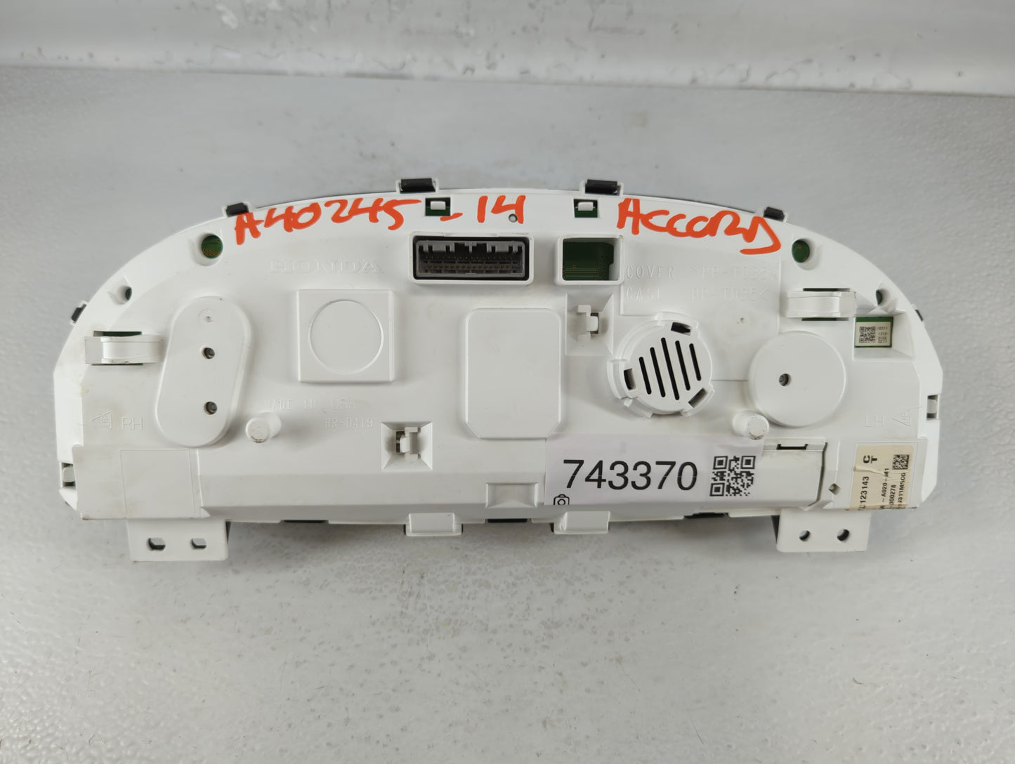 2014 Honda Accord Instrument Cluster Speedometer Gauges P/N:CT0123143 78100-T2A-A020-M1 Fits OEM Used Auto Parts - Oemusedau