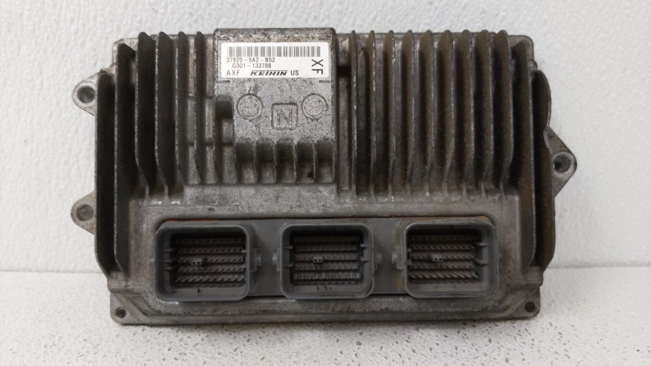 2014 Honda Accord PCM Engine Control Computer ECU ECM PCU OEM P/N:37820-5A2-B51 37820-5A2-B52 Fits OEM Used Auto Parts - Oem