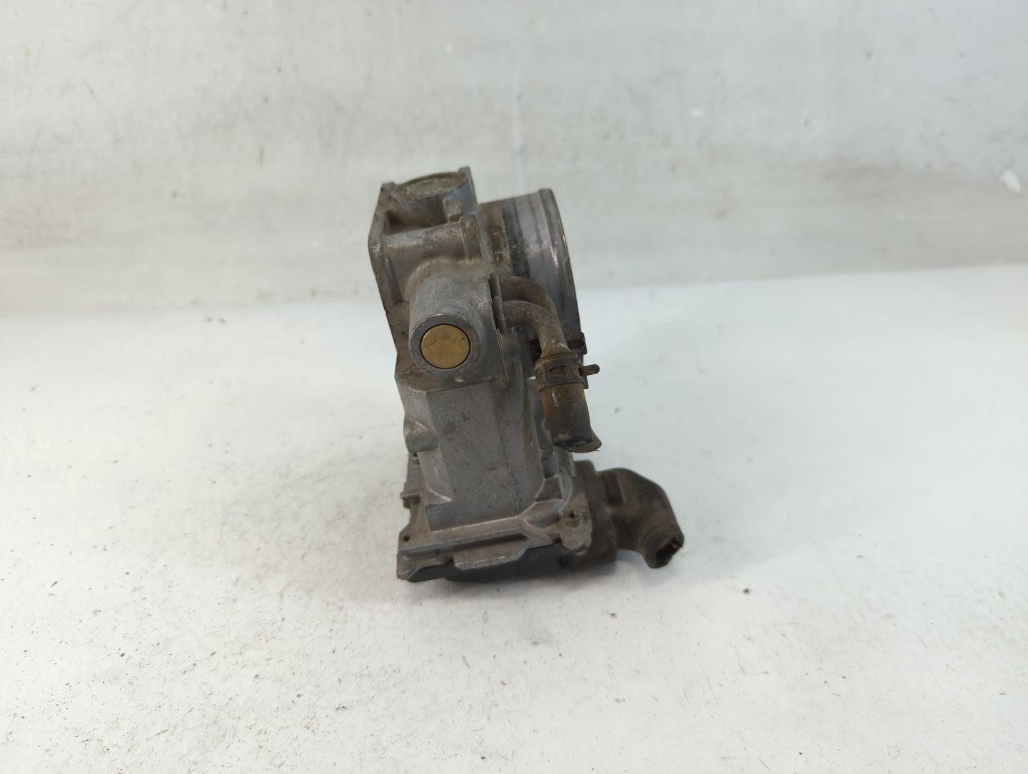 2013-2017 Honda Accord Throttle Body P/N:GMF5A Fits Fits 2013 2014 2015 2016 2017 2018 OEM Used Auto Parts - Oemusedautopart