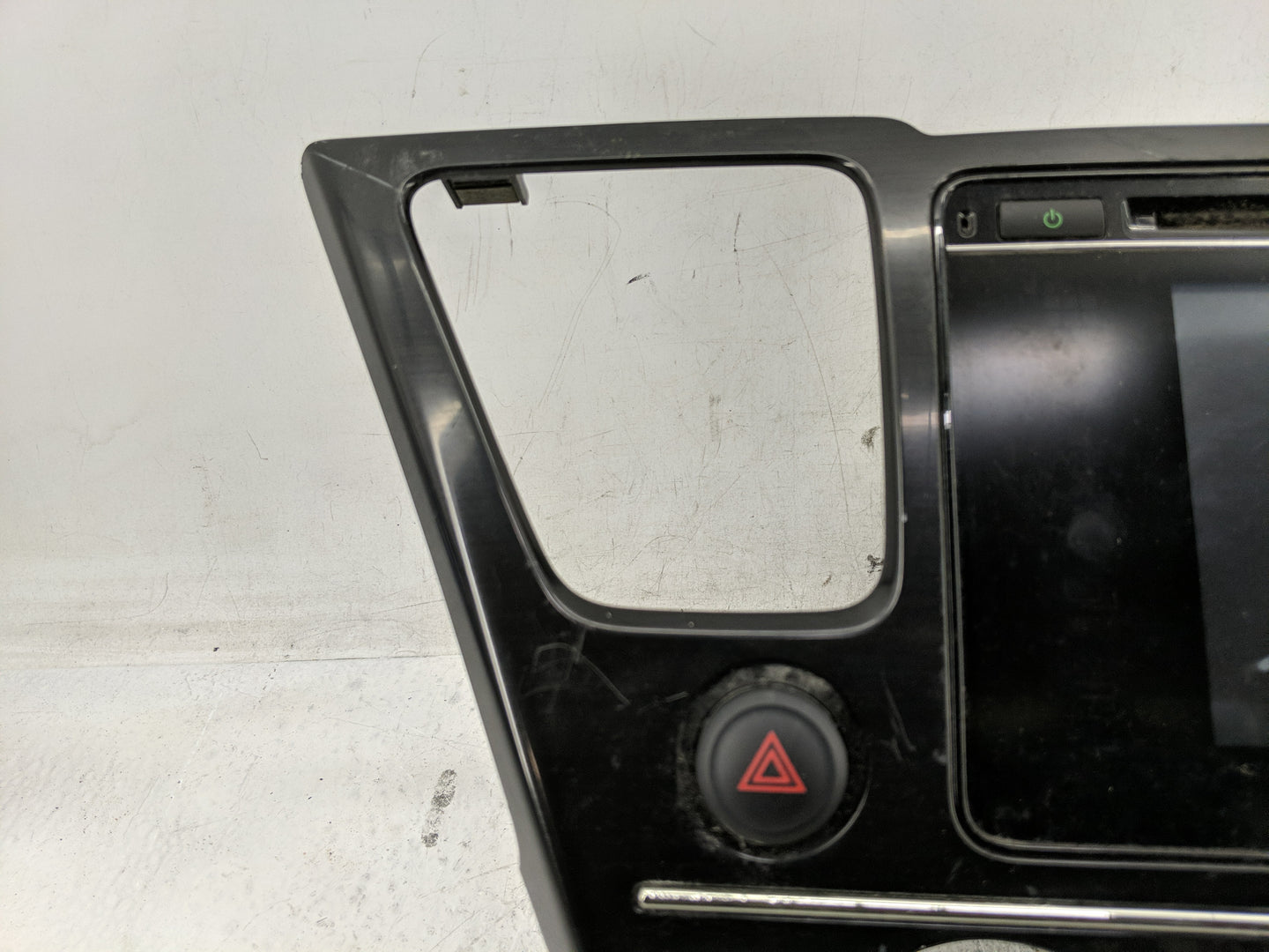 2014 Honda Civic Radio AM FM Cd Player Receiver Replacement P/N:39100-TR6-A51-M1 Fits OEM Used Auto Parts - Oemusedautoparts