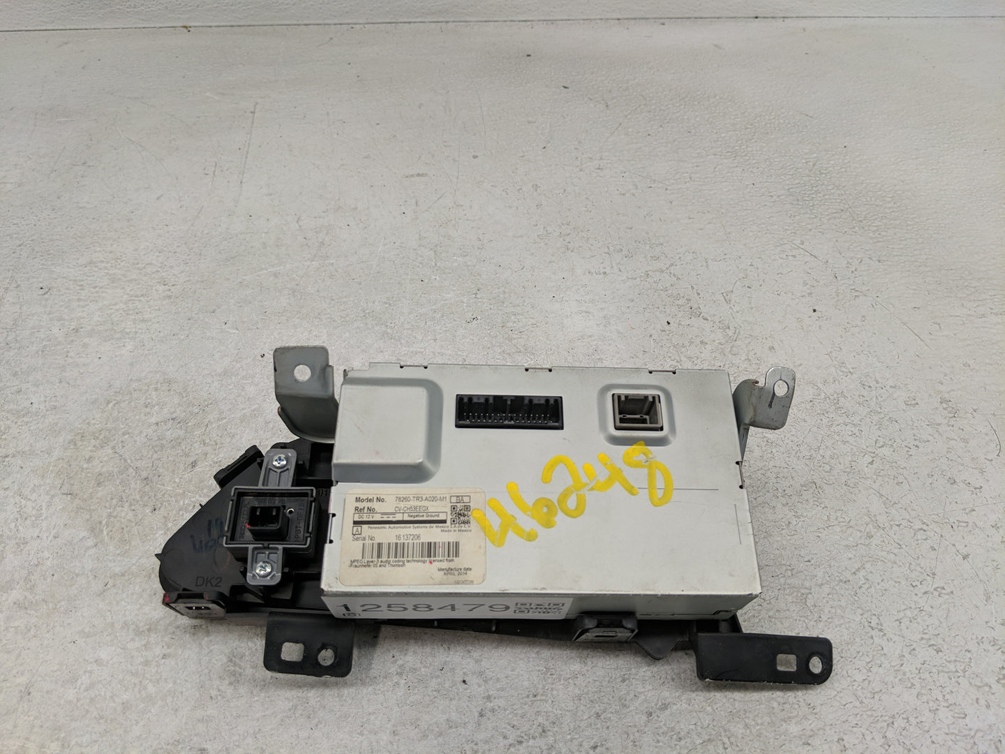 2014 Honda Civic Radio AM FM Cd Player Receiver Replacement P/N:78260-TR3-A020-M1 Fits OEM Used Auto Parts - Oemusedautopart