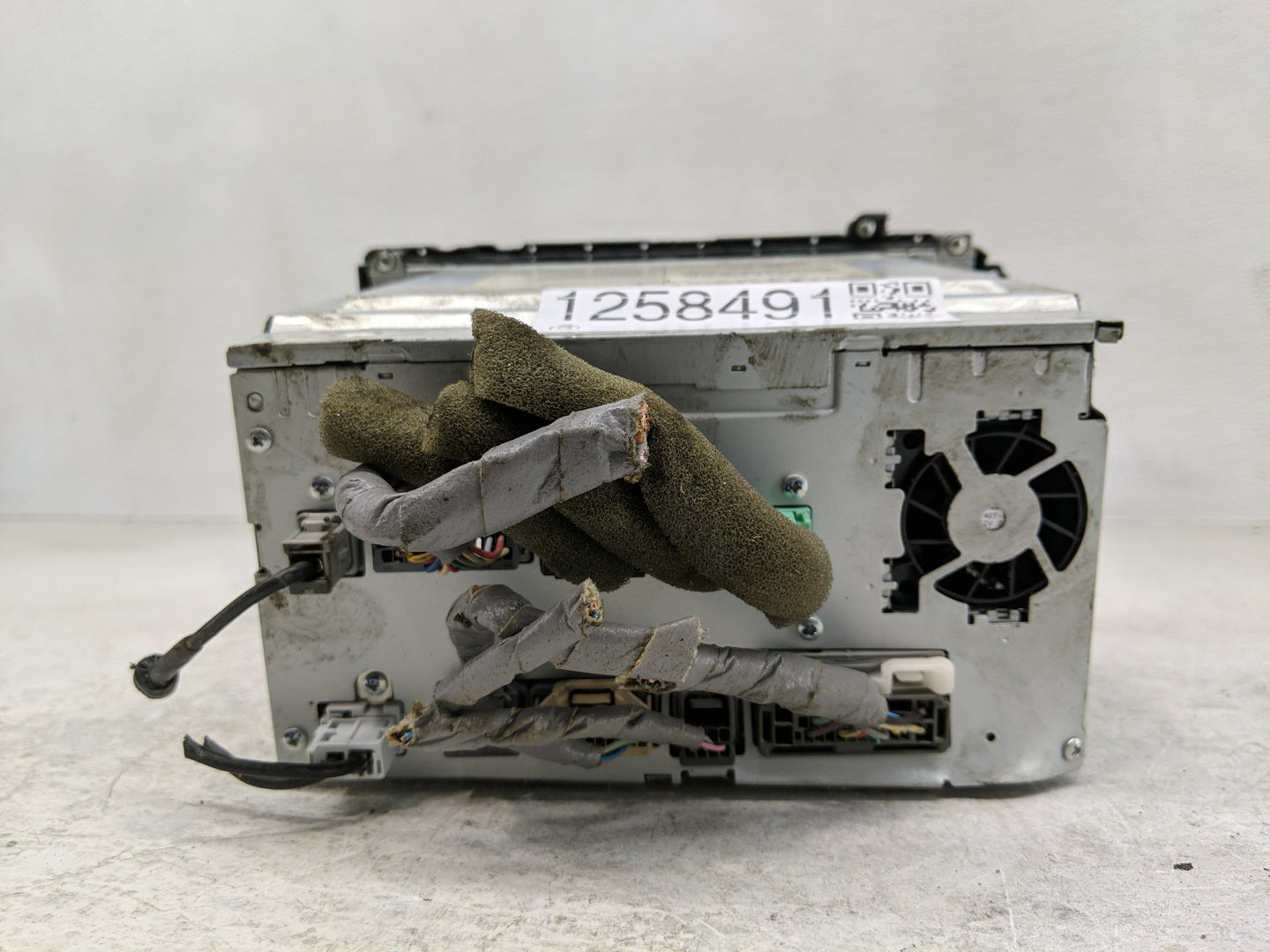 2014-2015 Honda Civic Radio AM FM Cd Player Receiver Replacement P/N:39100-TS8-A51-M1 Fits Fits 2014 2015 OEM Used Auto Part