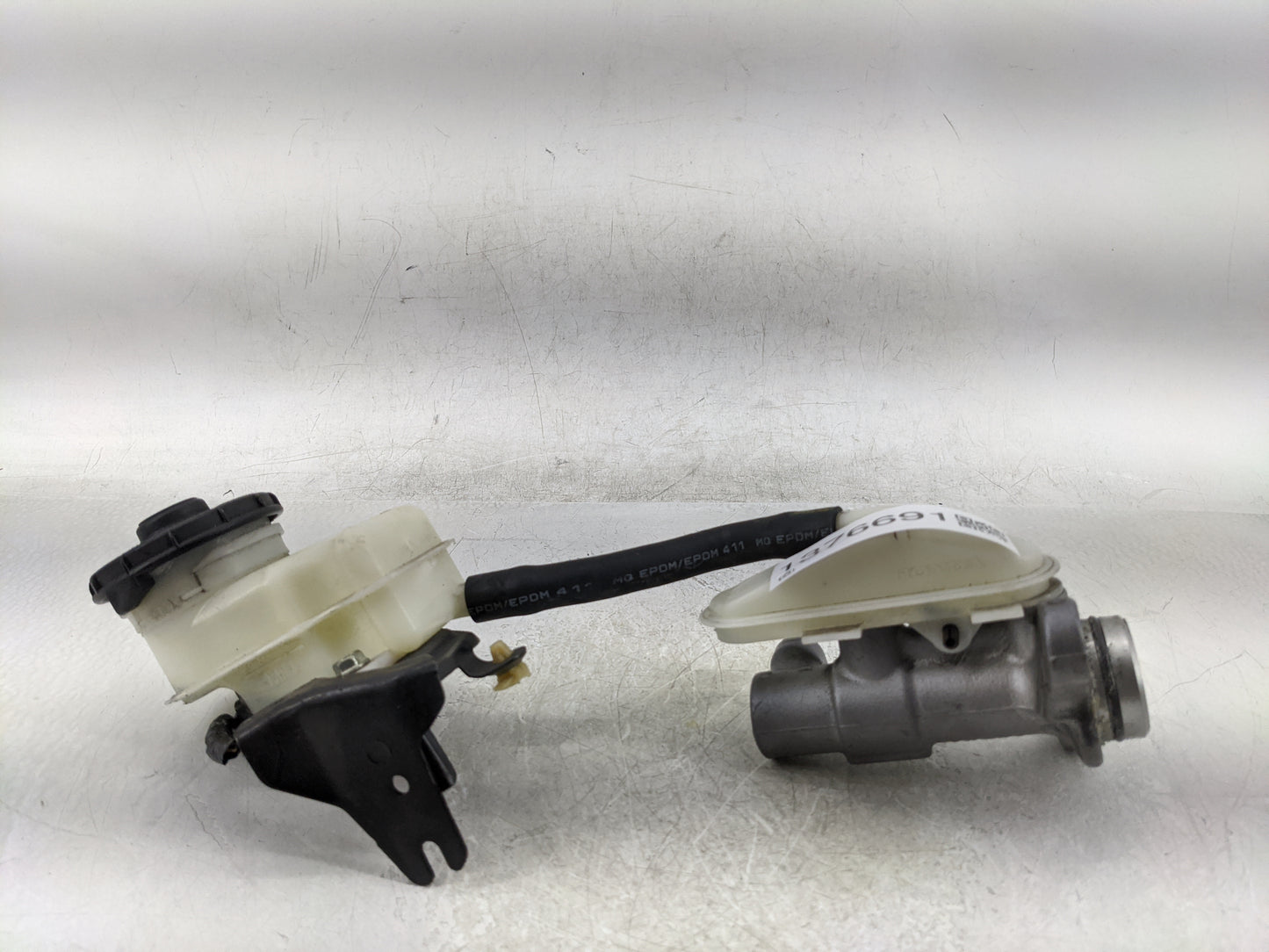 2013-2015 Honda Civic Brake Master Cylinder - Oemusedautoparts1.com
