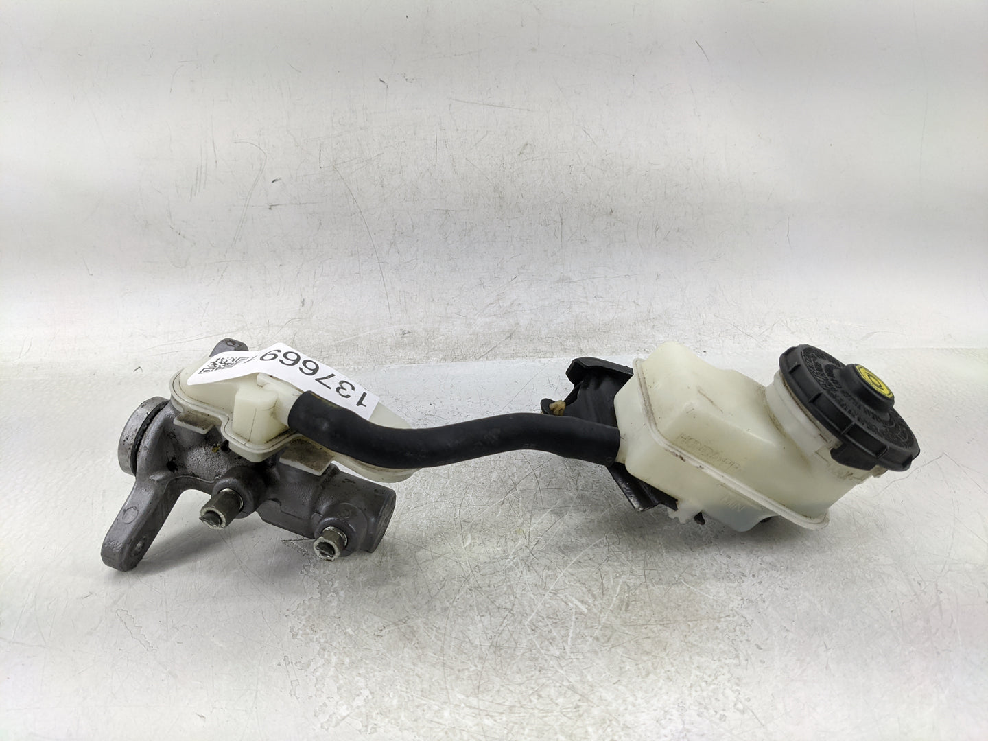 2013-2015 Honda Civic Brake Master Cylinder - Oemusedautoparts1.com