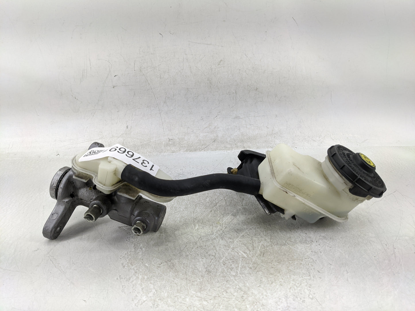 2013-2015 Honda Civic Brake Master Cylinder - Oemusedautoparts1.com
