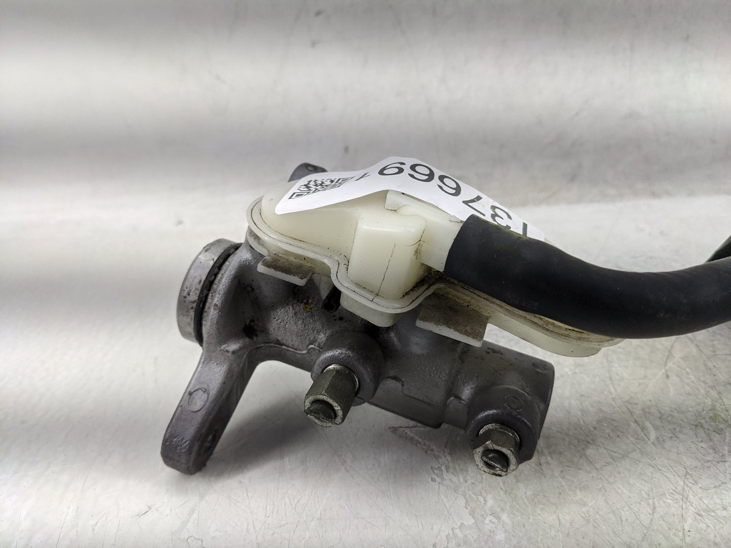 2013-2015 Honda Civic Brake Master Cylinder - Oemusedautoparts1.com