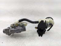 2013-2015 Honda Civic Brake Master Cylinder - Oemusedautoparts1.com