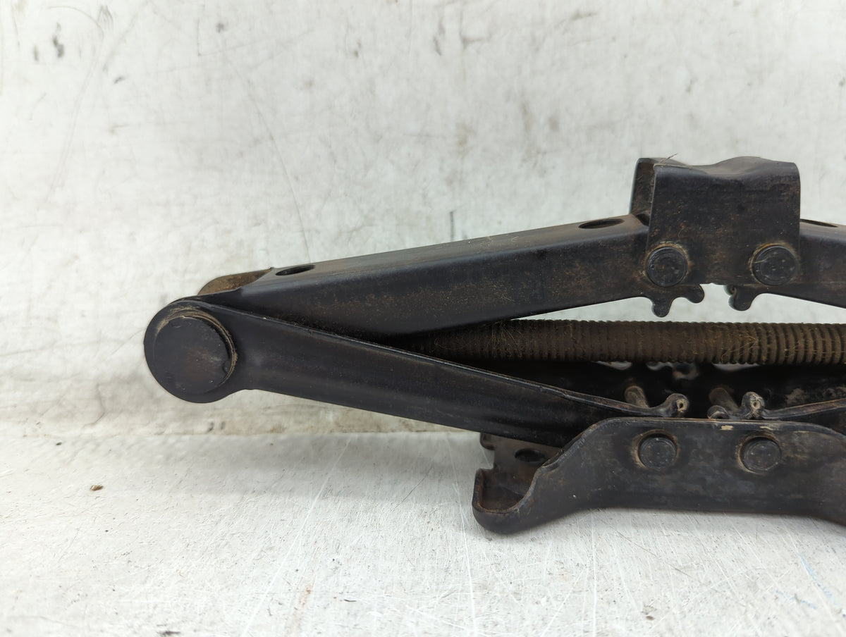 2014 Honda Civic Spare Scissor Car Jack 1431643 - Oemusedautoparts1.com