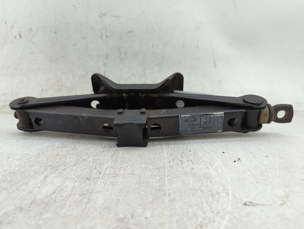 2014 Honda Civic Spare Scissor Car Jack 1431643 - Oemusedautoparts1.com
