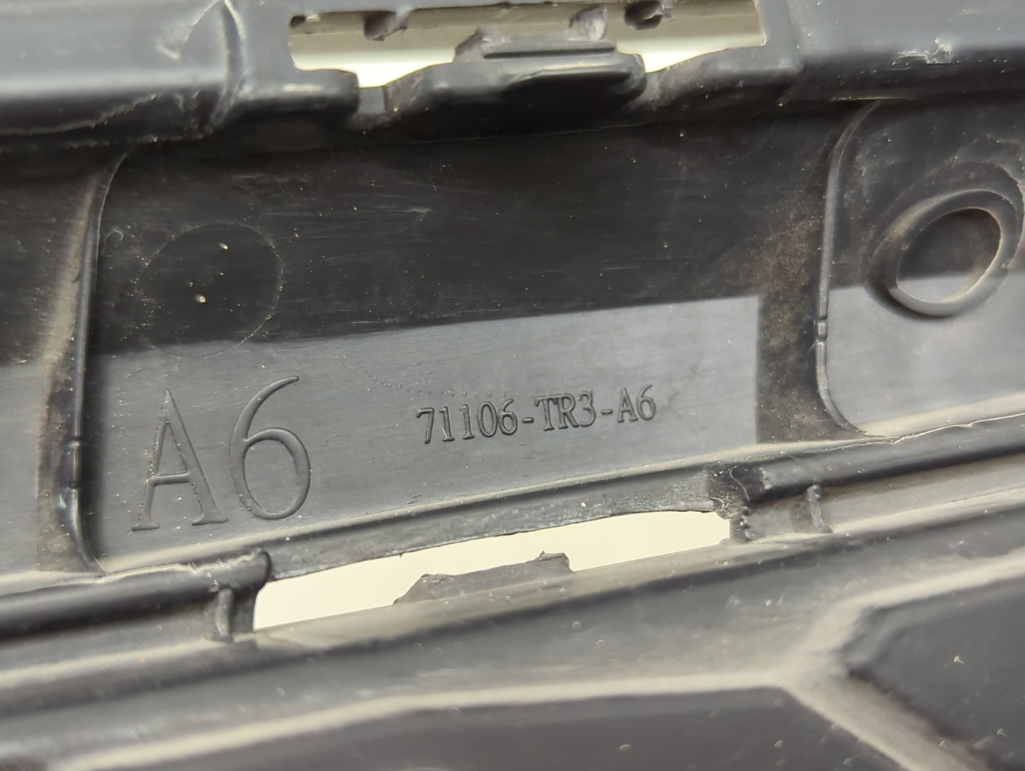 2013-2015 Honda Civic Front Grille Bumper Not Included - Oemusedautoparts1.com