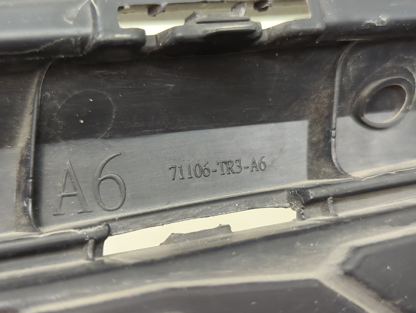 2013-2015 Honda Civic Front Grille Bumper Not Included - Oemusedautoparts1.com