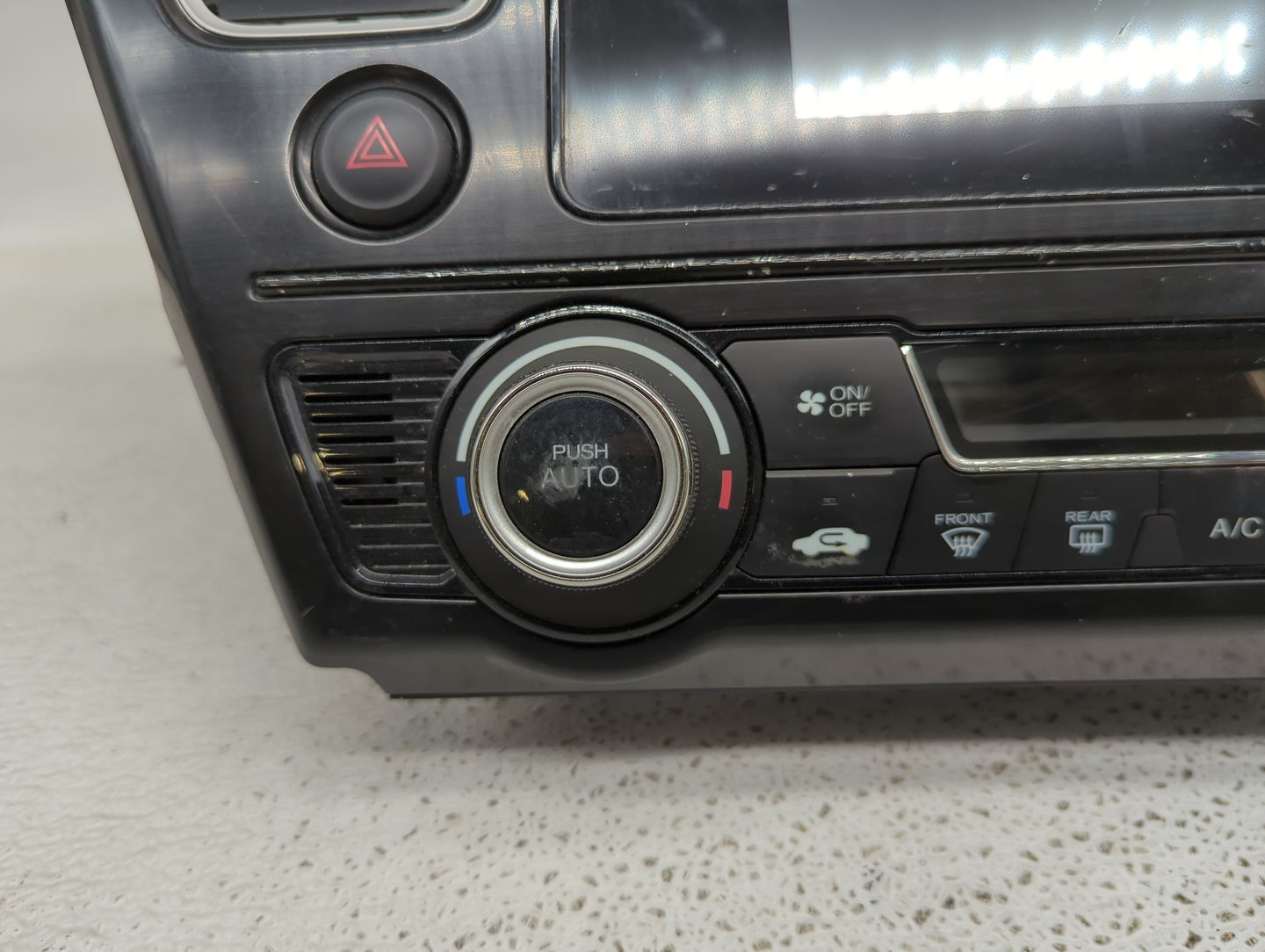 2014-2015 Honda Civic Radio AM FM Cd Player Receiver Replacement P/N:39100-TR6-A61-M1 NR-243UH, 4CCA0-T Fits Fits 2014 2015 