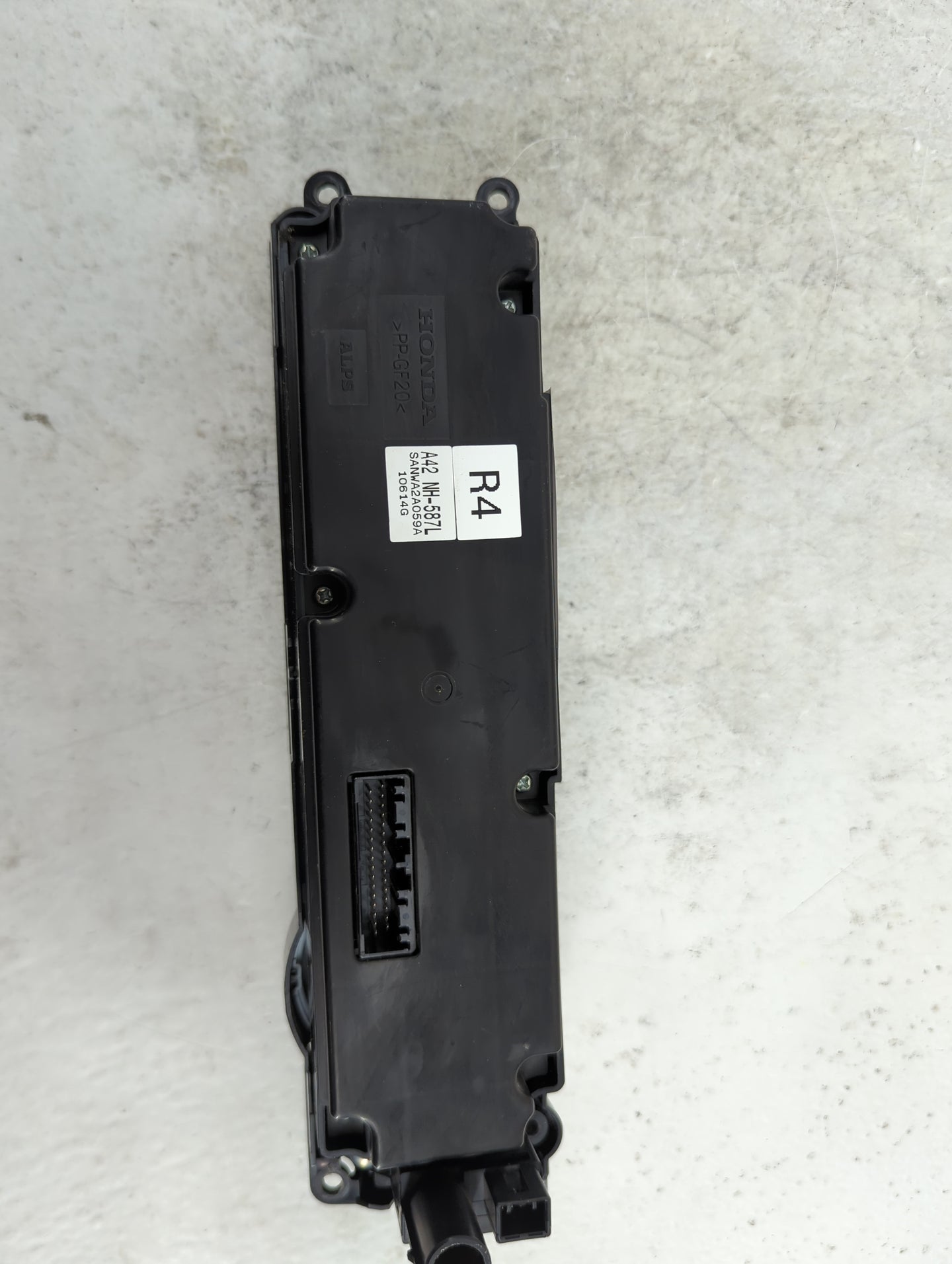 2013-2015 Honda Civic Climate Control Module Temperature AC/Heater Replacement P/N:A42 NH-587L SANWA2A059A Fits OEM Used Aut