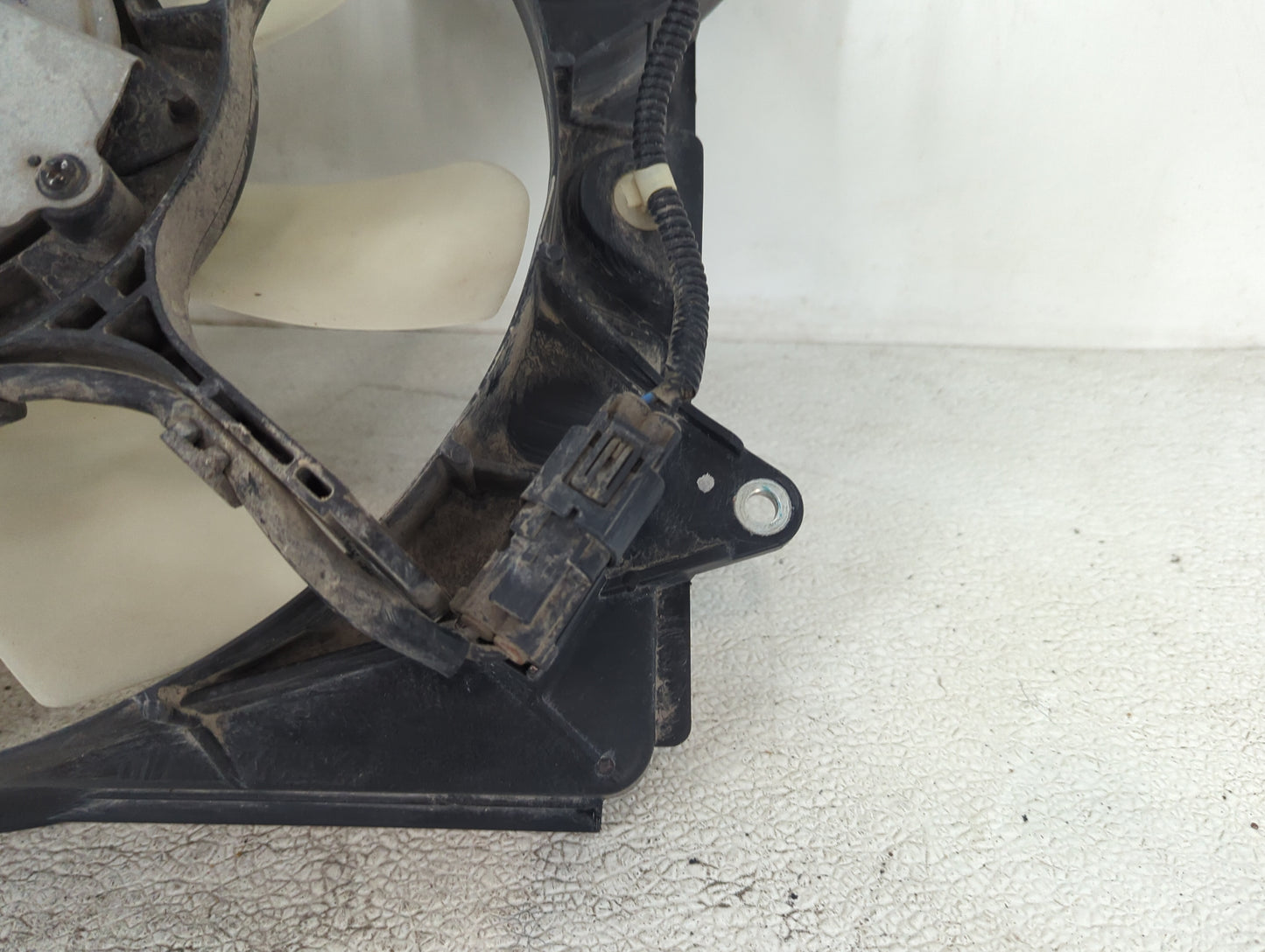 2014 Honda Civic Electric Radiator Cooling Fan Motor Assembly Fits OEM Used Auto Parts - Oemusedautoparts1.com