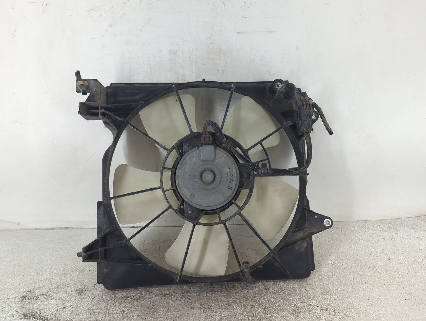 2014 Honda Civic Electric Radiator Cooling Fan Motor Assembly Fits OEM Used Auto Parts - Oemusedautoparts1.com