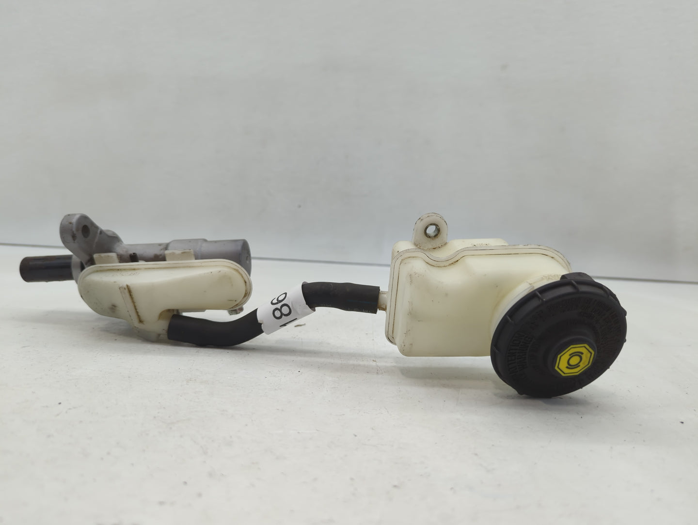 2013-2015 Honda Civic Brake Master Cylinder - Oemusedautoparts1.com