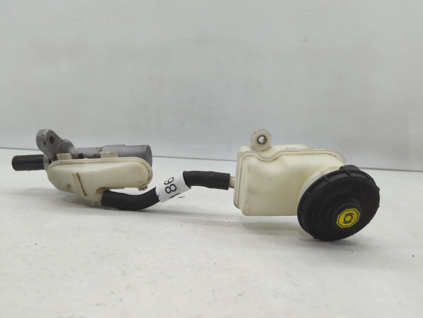 2013-2015 Honda Civic Brake Master Cylinder - Oemusedautoparts1.com