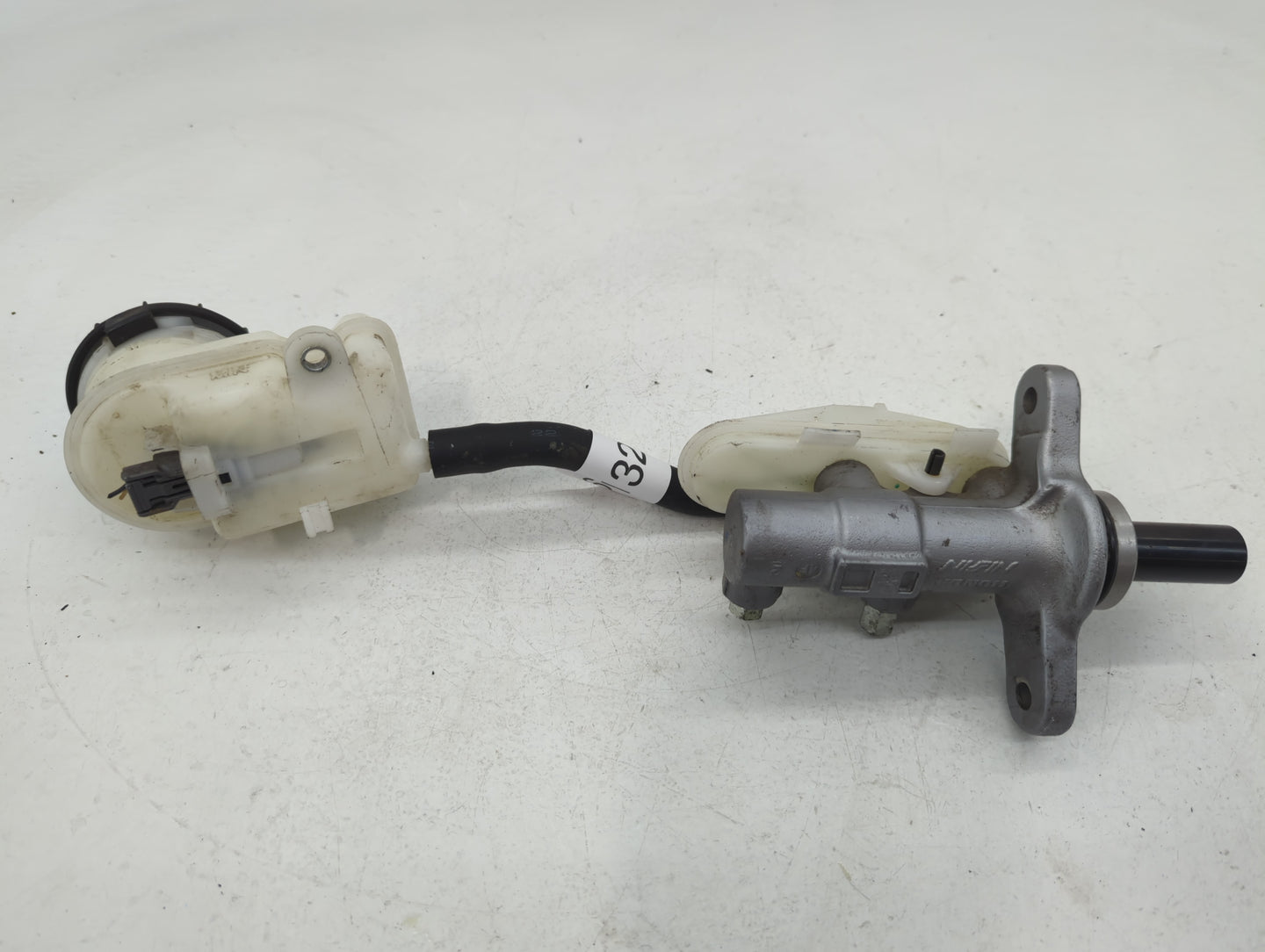 2013-2015 Honda Civic Brake Master Cylinder - Oemusedautoparts1.com