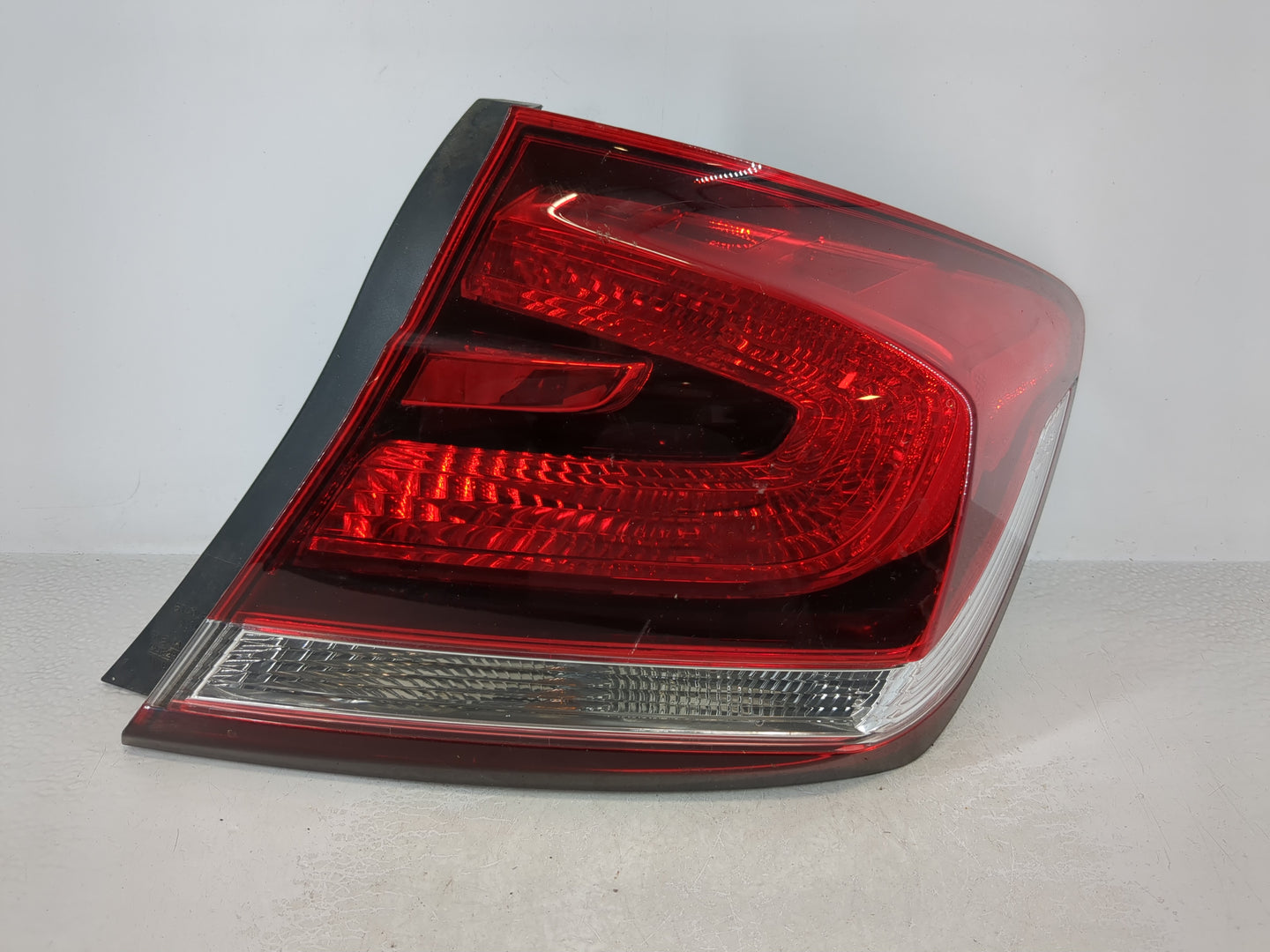 2013-2015 Honda Civic Driver Left Side Deck Lid Mounted Tail Light - Oemusedautoparts1.com