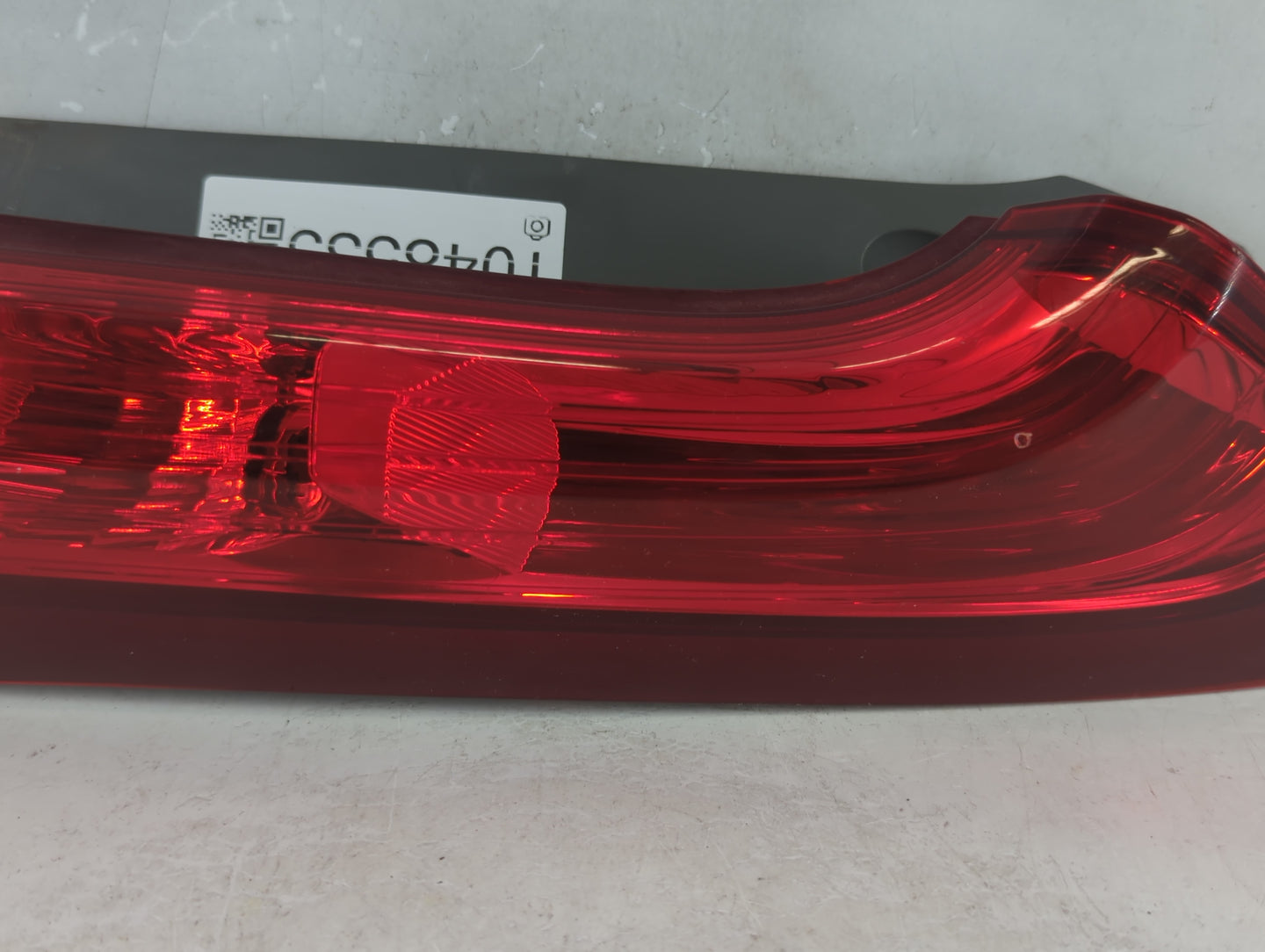 2012-2014 Honda Cr-V Tail Light Assembly Passenger Right OEM P/N:UN04CXT0AAA0 Fits Fits 2012 2013 2014 OEM Used Auto Parts -
