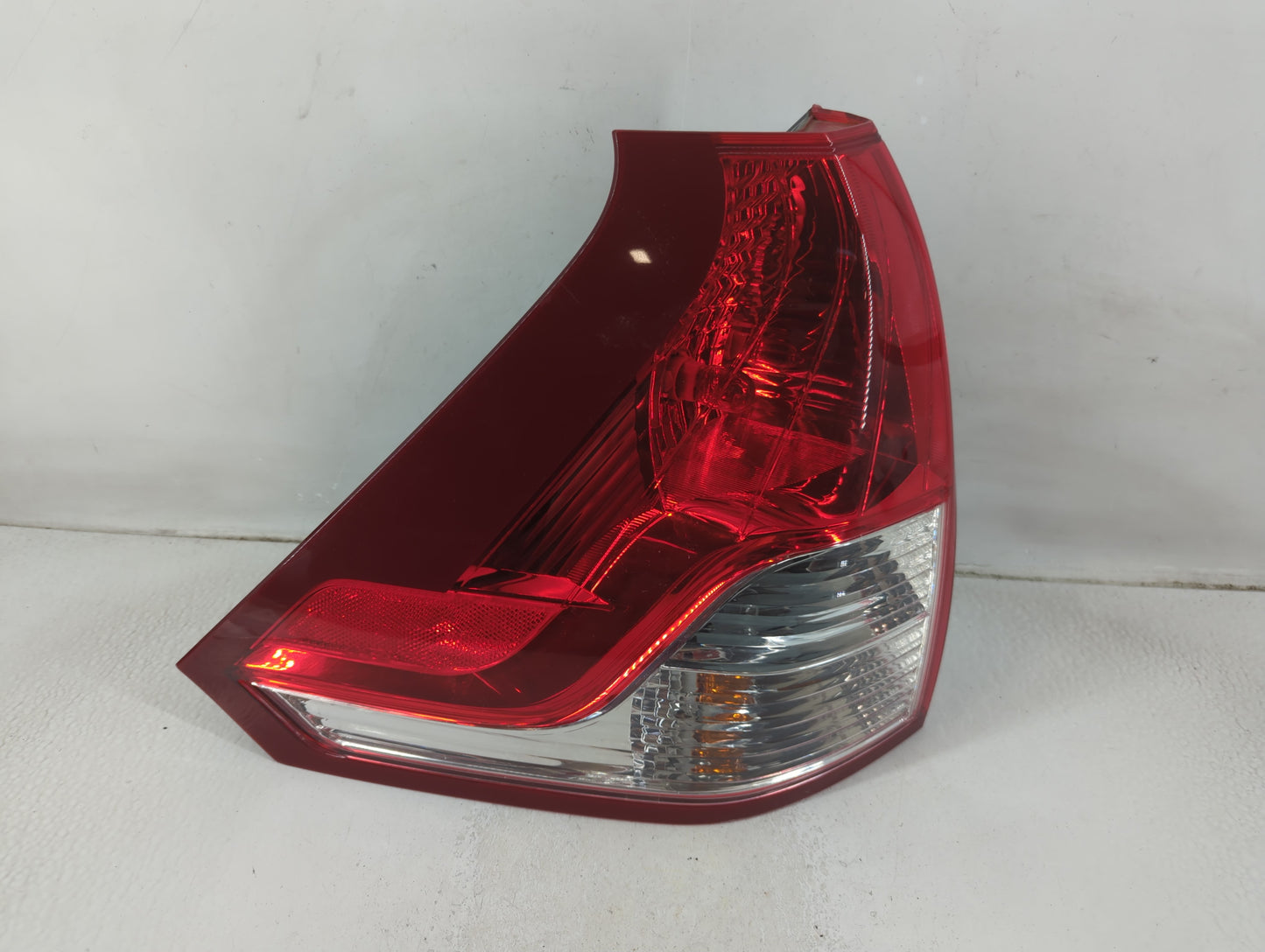 2012-2014 Honda Cr-V Tail Light Assembly Driver Left OEM P/N:UK14CX Fits Fits 2012 2013 2014 OEM Used Auto Parts - Oemusedau