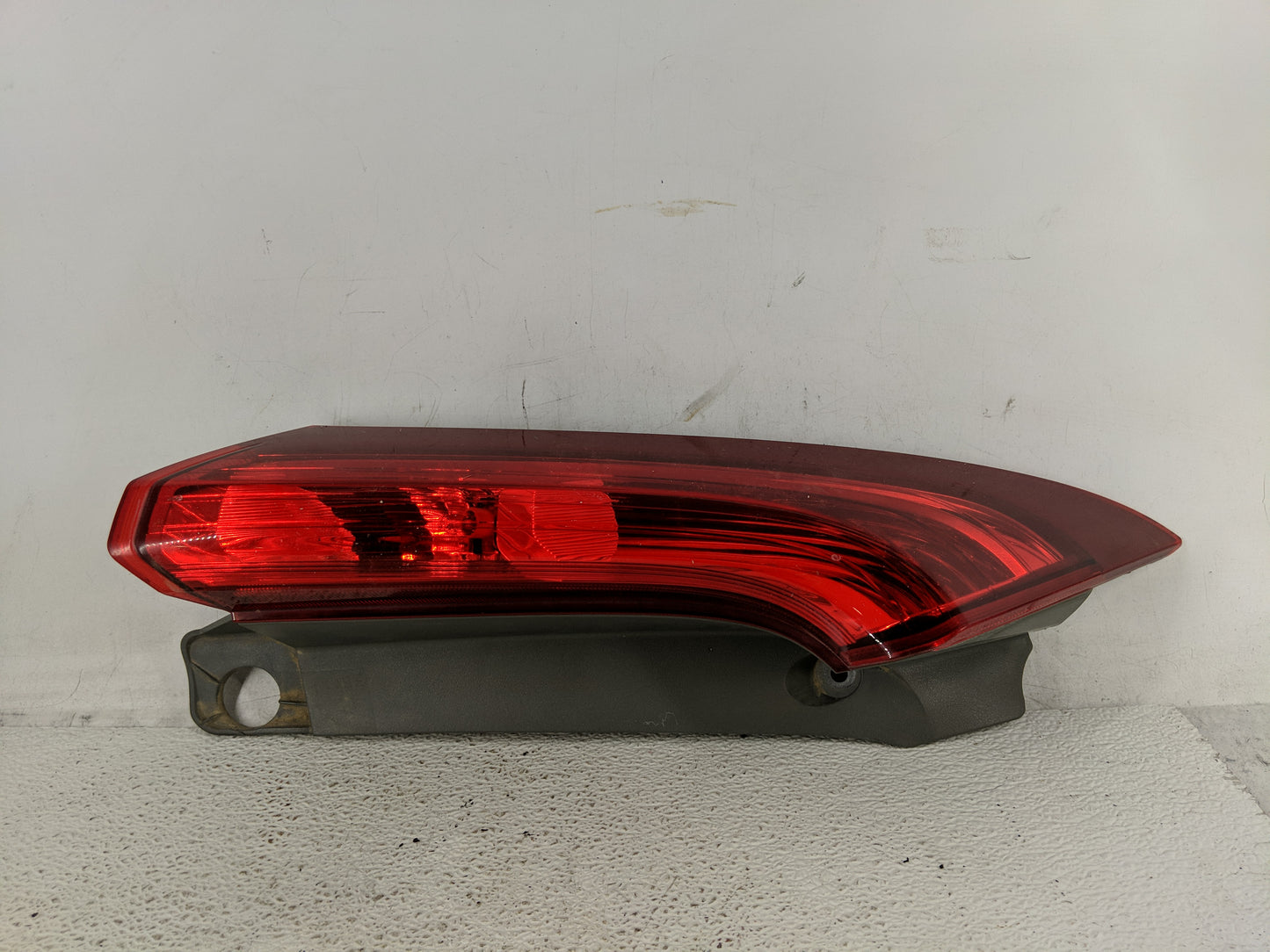 2012-2014 Honda Cr-V Tail Light Assembly Driver Left OEM Fits Fits 2012 2013 2014 OEM Used Auto Parts - Oemusedautoparts1.co
