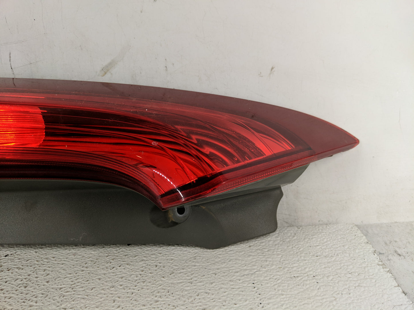 2012-2014 Honda Cr-V Tail Light Assembly Driver Left OEM Fits Fits 2012 2013 2014 OEM Used Auto Parts - Oemusedautoparts1.co