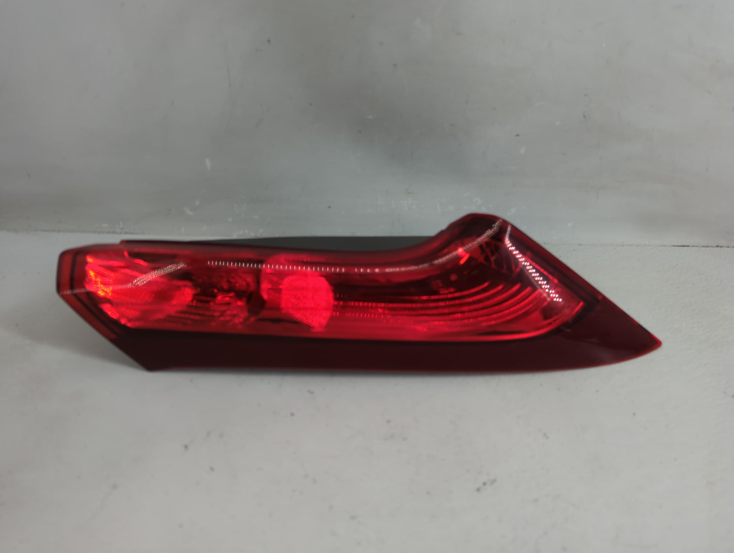 2012-2014 Honda Cr-V Tail Light Assembly Passenger Right OEM Fits Fits 2012 2013 2014 OEM Used Auto Parts - Oemusedautoparts