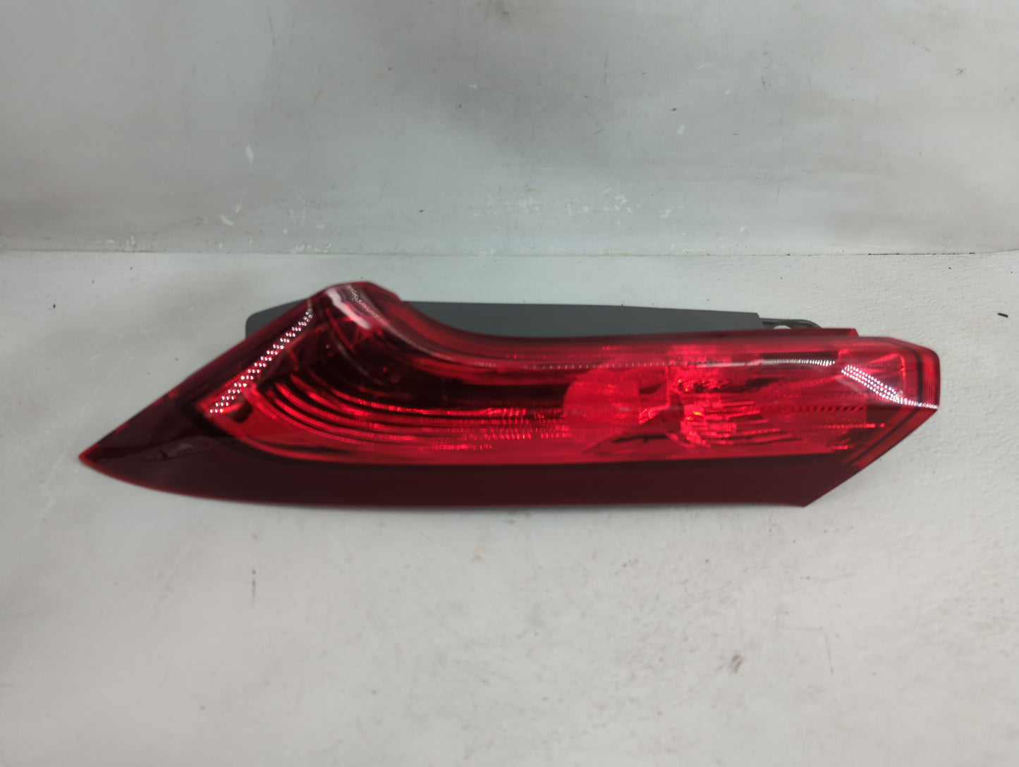 2012-2014 Honda Cr-V Tail Light Assembly Driver Left OEM Fits Fits 2012 2013 2014 OEM Used Auto Parts - Oemusedautoparts1.co