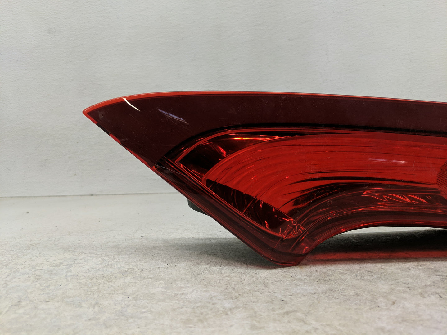 2012-2014 Honda Cr-V Tail Light Assembly Passenger Right OEM Fits Fits 2012 2013 2014 OEM Used Auto Parts - Oemusedautoparts