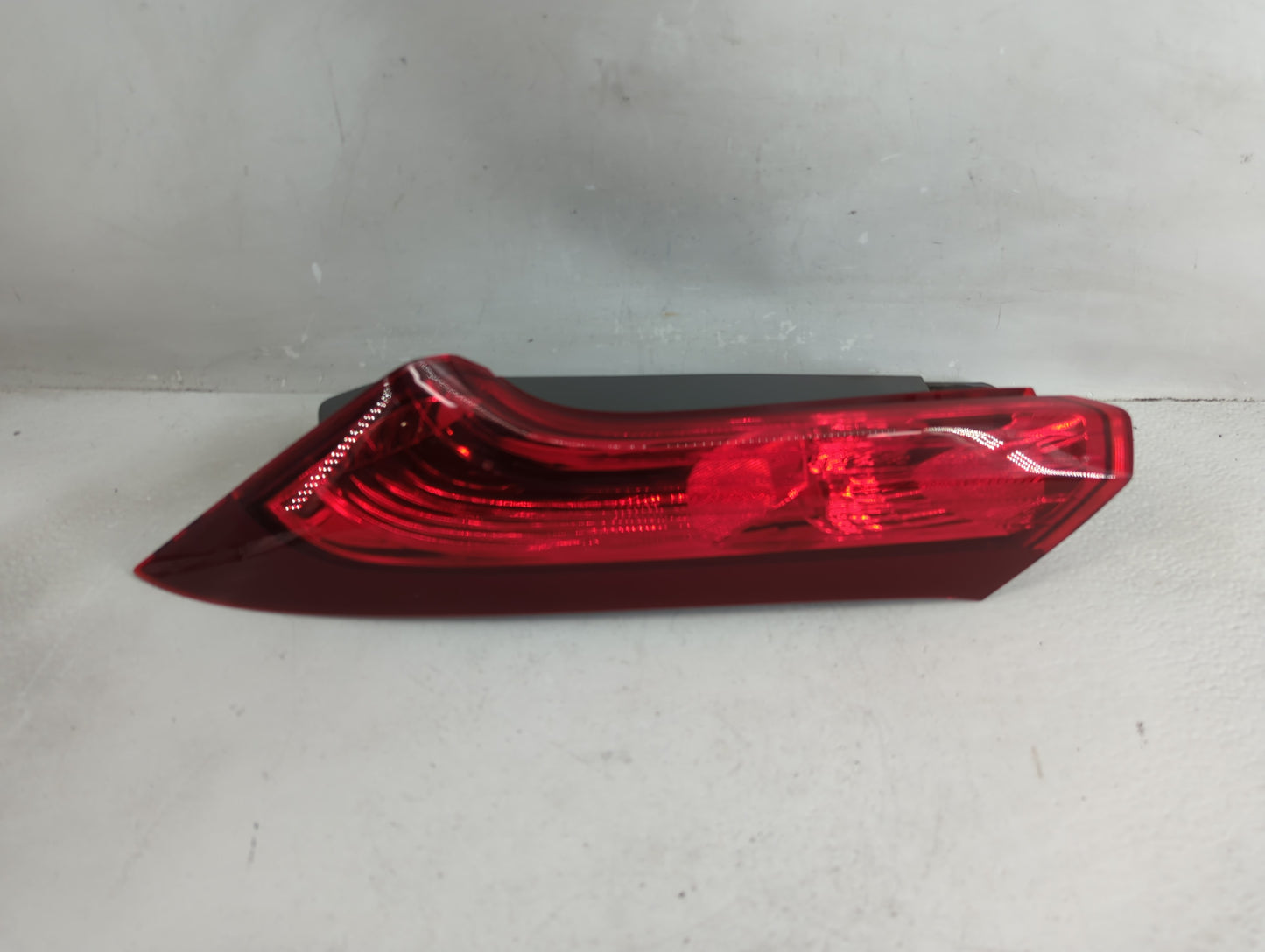 2012-2014 Honda Cr-V Tail Light Assembly Driver Left OEM Fits Fits 2012 2013 2014 OEM Used Auto Parts - Oemusedautoparts1.co