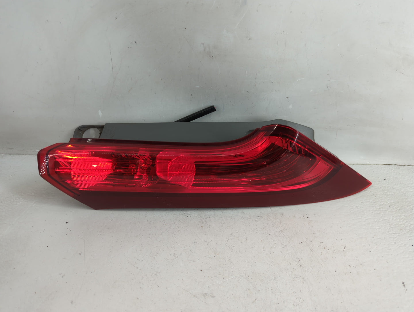 2012-2014 Honda Cr-V Tail Light Assembly Passenger Right OEM Fits Fits 2012 2013 2014 OEM Used Auto Parts - Oemusedautoparts
